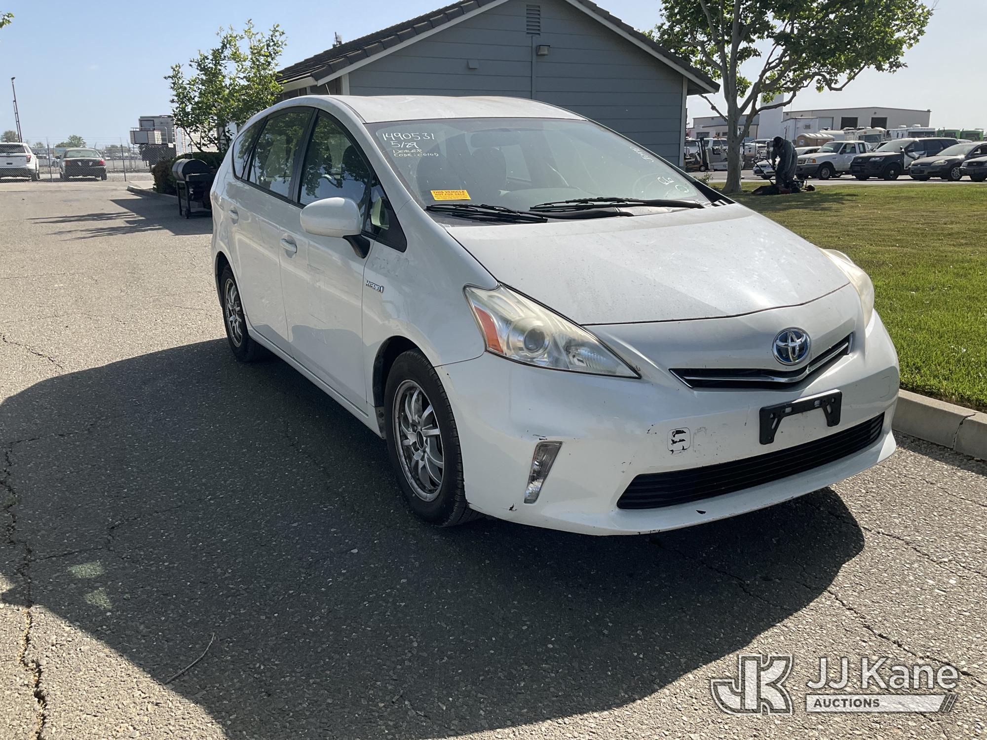 (Dixon, CA) 2012 Toyota Prius Hybrid 4-Door Hatch Back Runs & Moves) (Code C010D, Slight Paint Damag