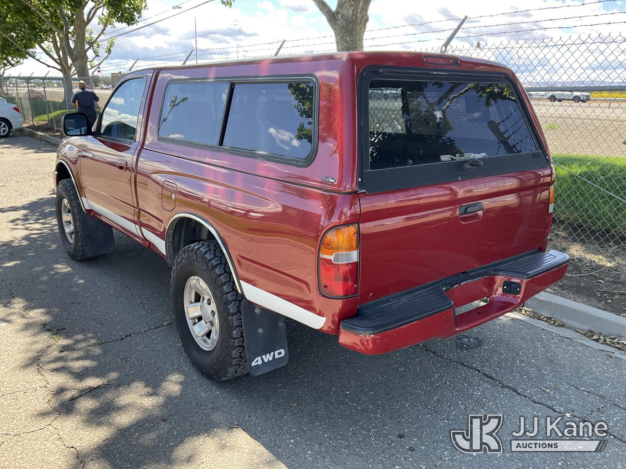 (Dixon, CA) 2000 Toyota Tacoma 4x4 Pickup Truck Runs & Moves