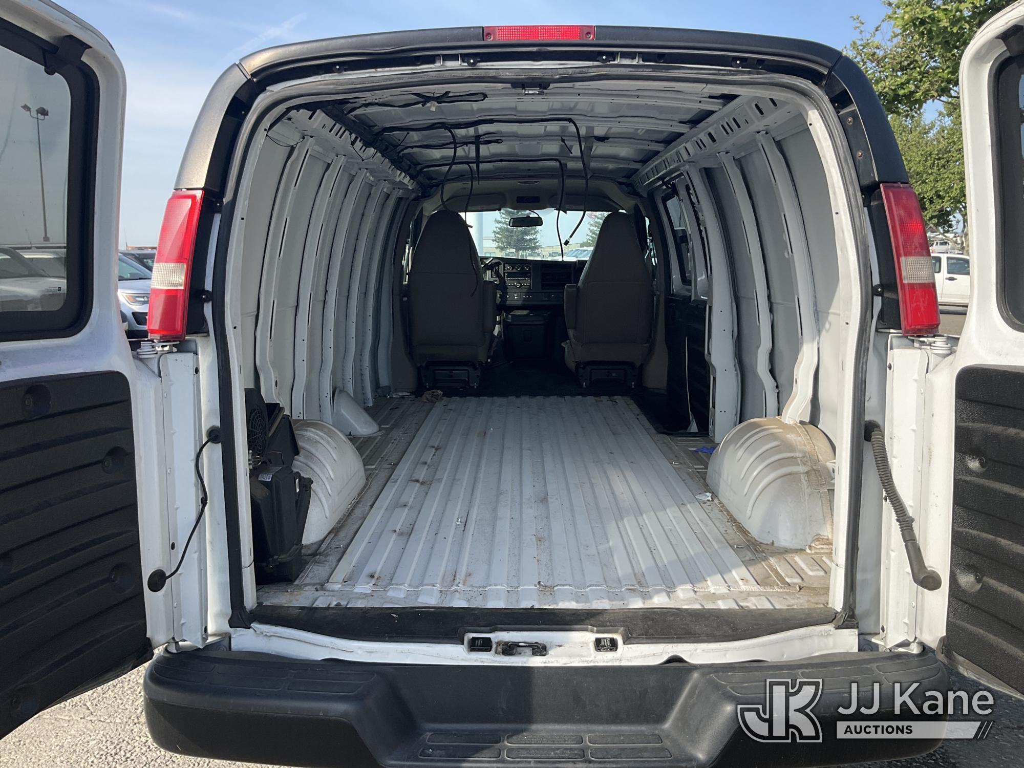 (Dixon, CA) 2017 Chevrolet Express Extended Cargo Van Runs & Moves) (Airbag Light On, ABS Light On,
