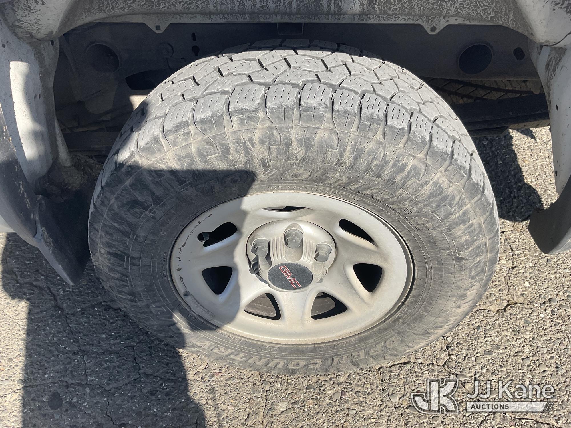 (Dixon, CA) 2014 GMC Sierra 1500 4x4 Extended-Cab Pickup Truck Runs & Moves