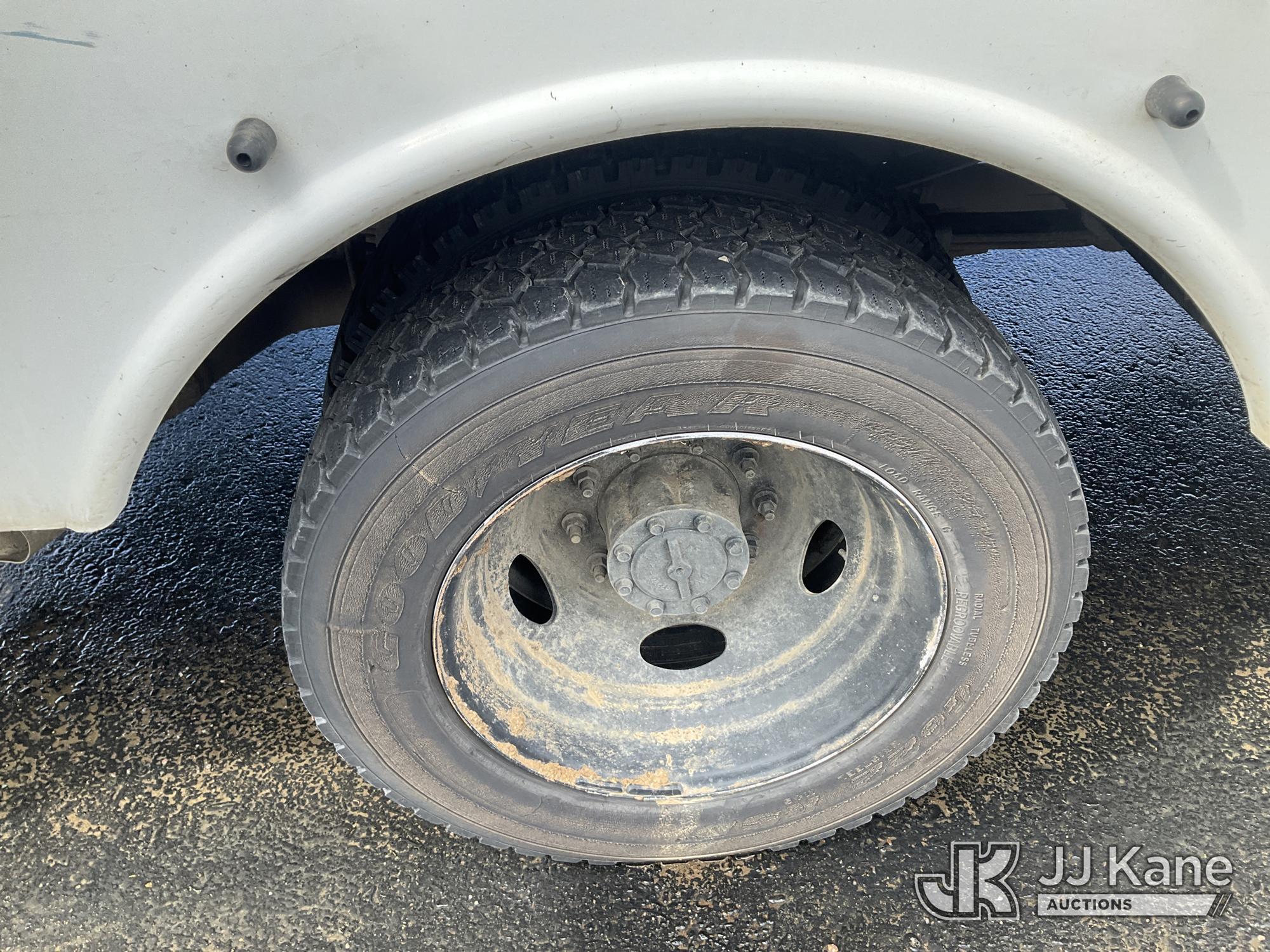 (Dixon, CA) Altec AT40G, Articulating & Telescopic Bucket Truck mounted behind cab on 2018 Ford F-55