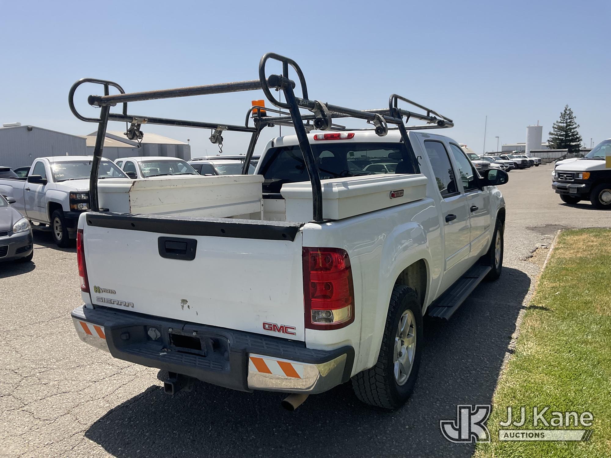 (Dixon, CA) 2012 GMC Sierra Hybrid Crew-Cab Pickup Truck Runs & Moves