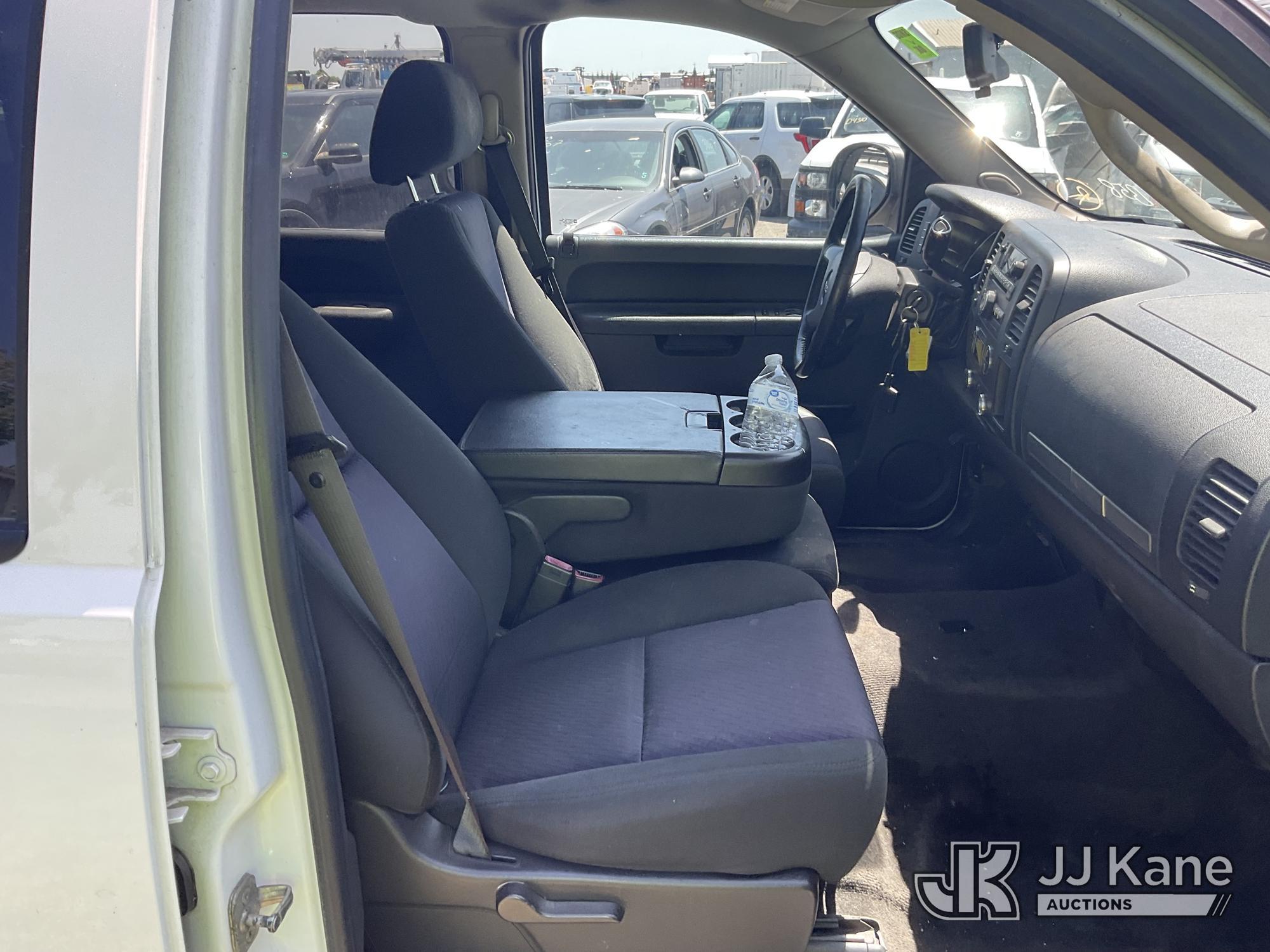 (Dixon, CA) 2012 GMC Sierra Hybrid Crew-Cab Pickup Truck Runs & Moves