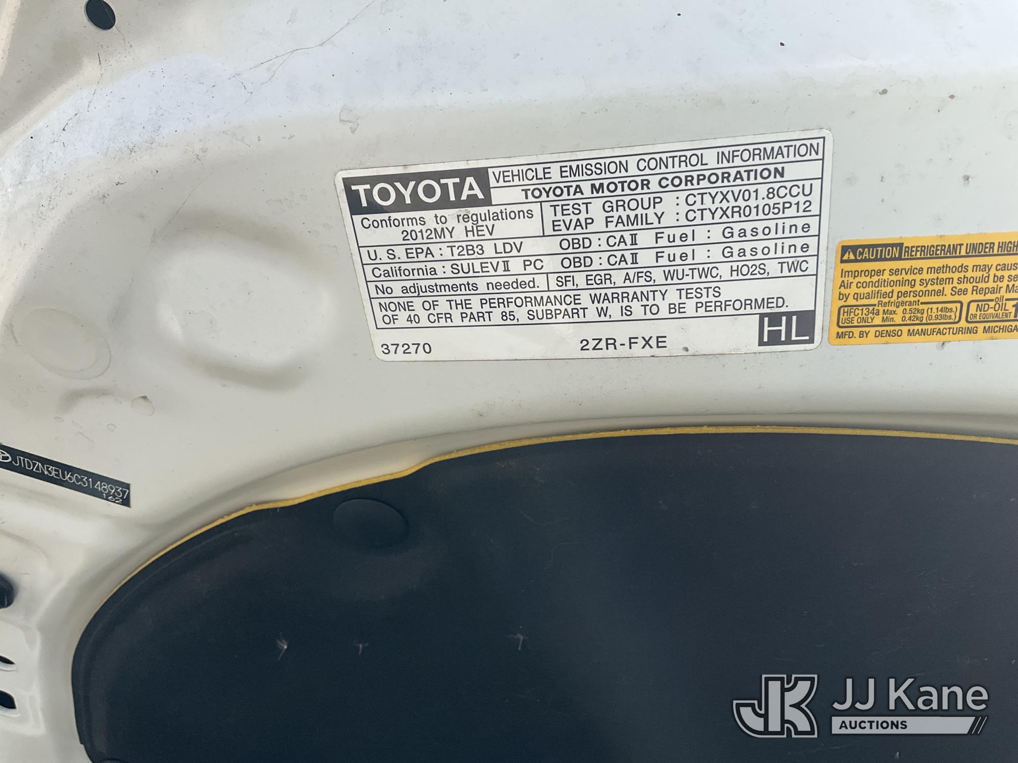 (Dixon, CA) 2012 Toyota Prius Hybrid 4-Door Hatch Back Runs & Moves) (Code C010D, Slight Paint Damag