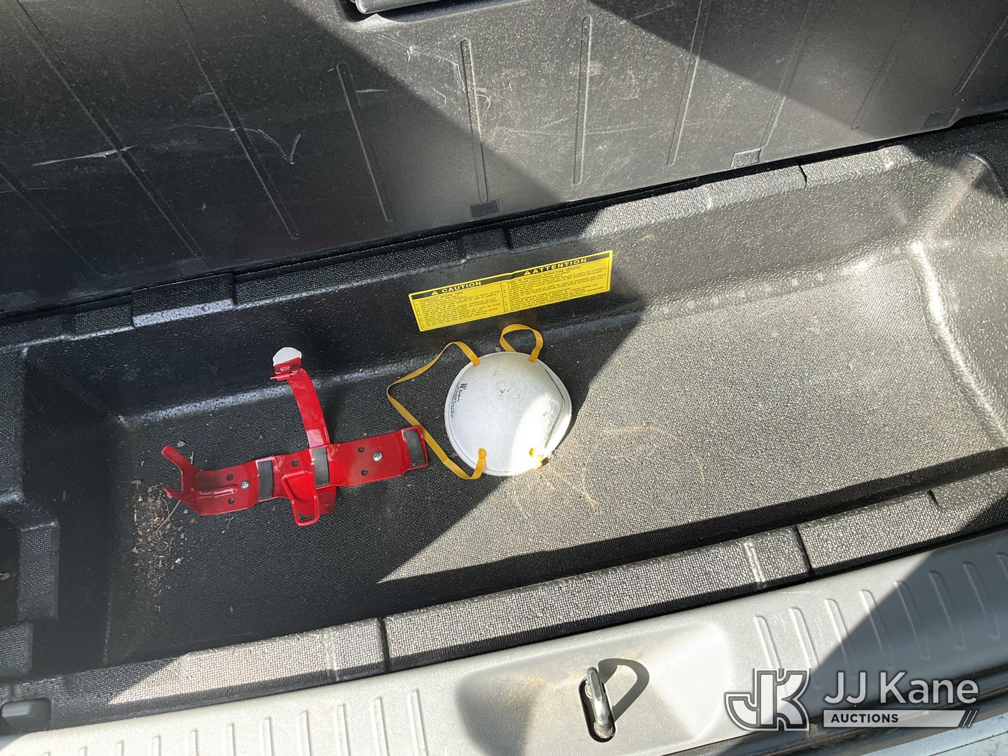 (Dixon, CA) 2012 Toyota Prius Hybrid 4-Door Hatch Back Runs & Moves) (Code C010D, Slight Paint Damag