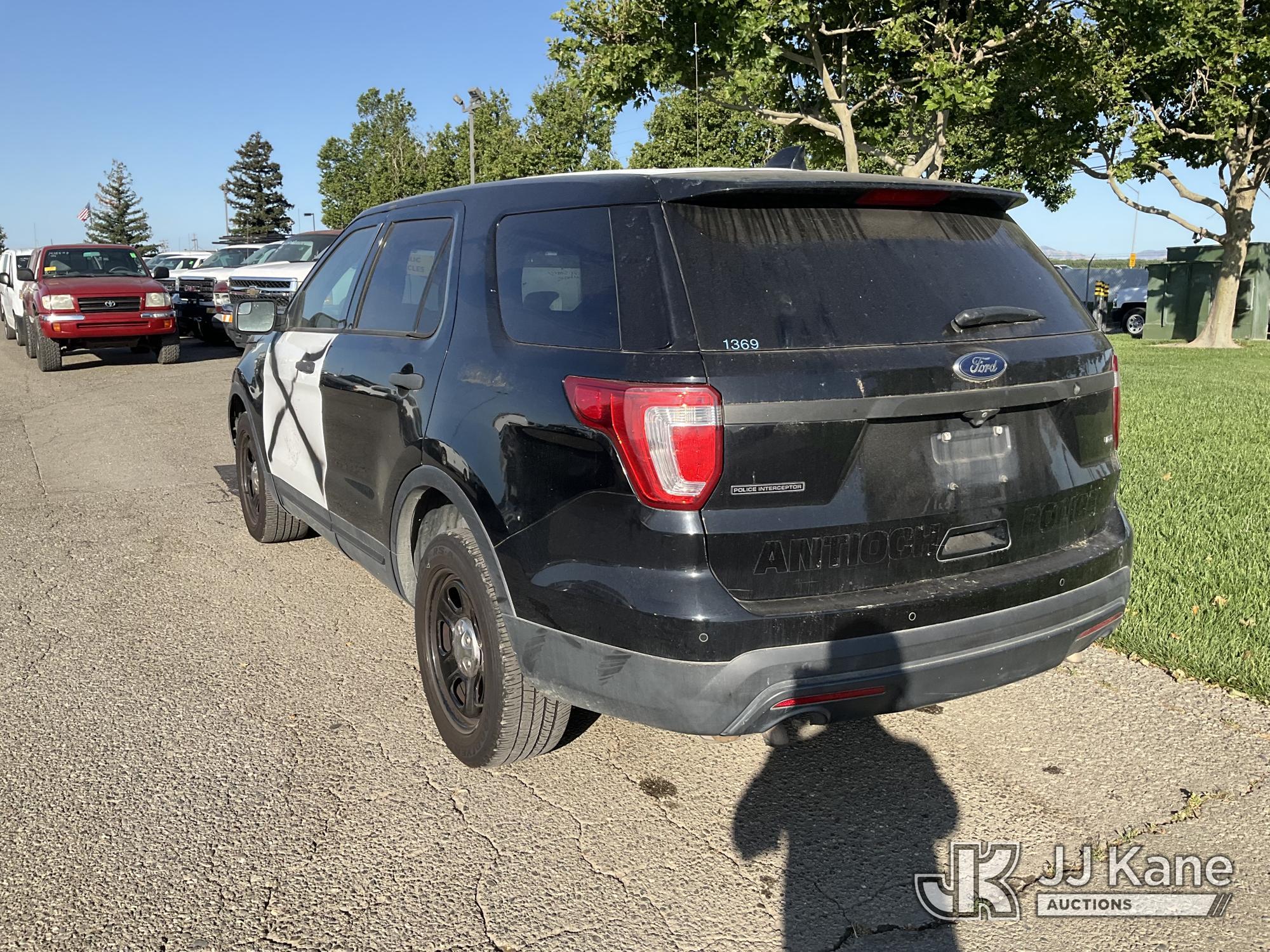 (Dixon, CA) 2016 Ford Explorer AWD Police Interceptor 4-Door Sport Utility Vehicle Runs & Moves) (Ho