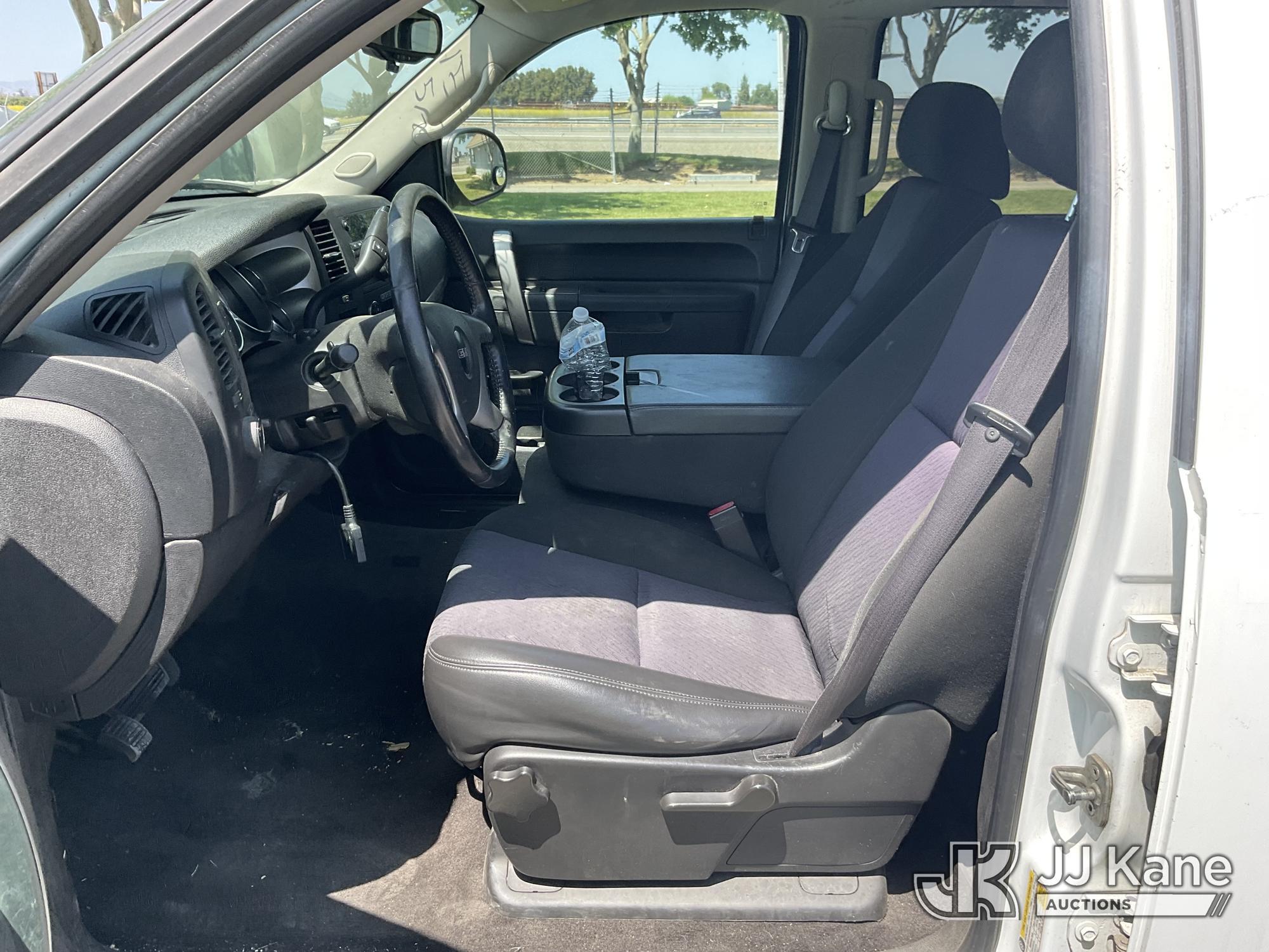 (Dixon, CA) 2012 GMC Sierra Hybrid Crew-Cab Pickup Truck Runs & Moves