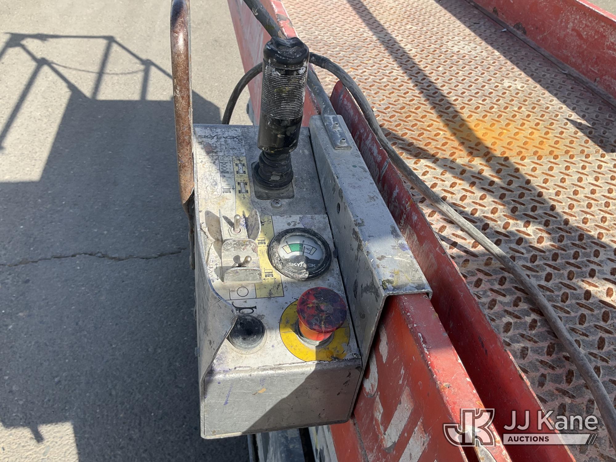 (Dixon, CA) 2015 Sky Jack SJ3226 Self-Propelled Scissor Lift Moves & Operates