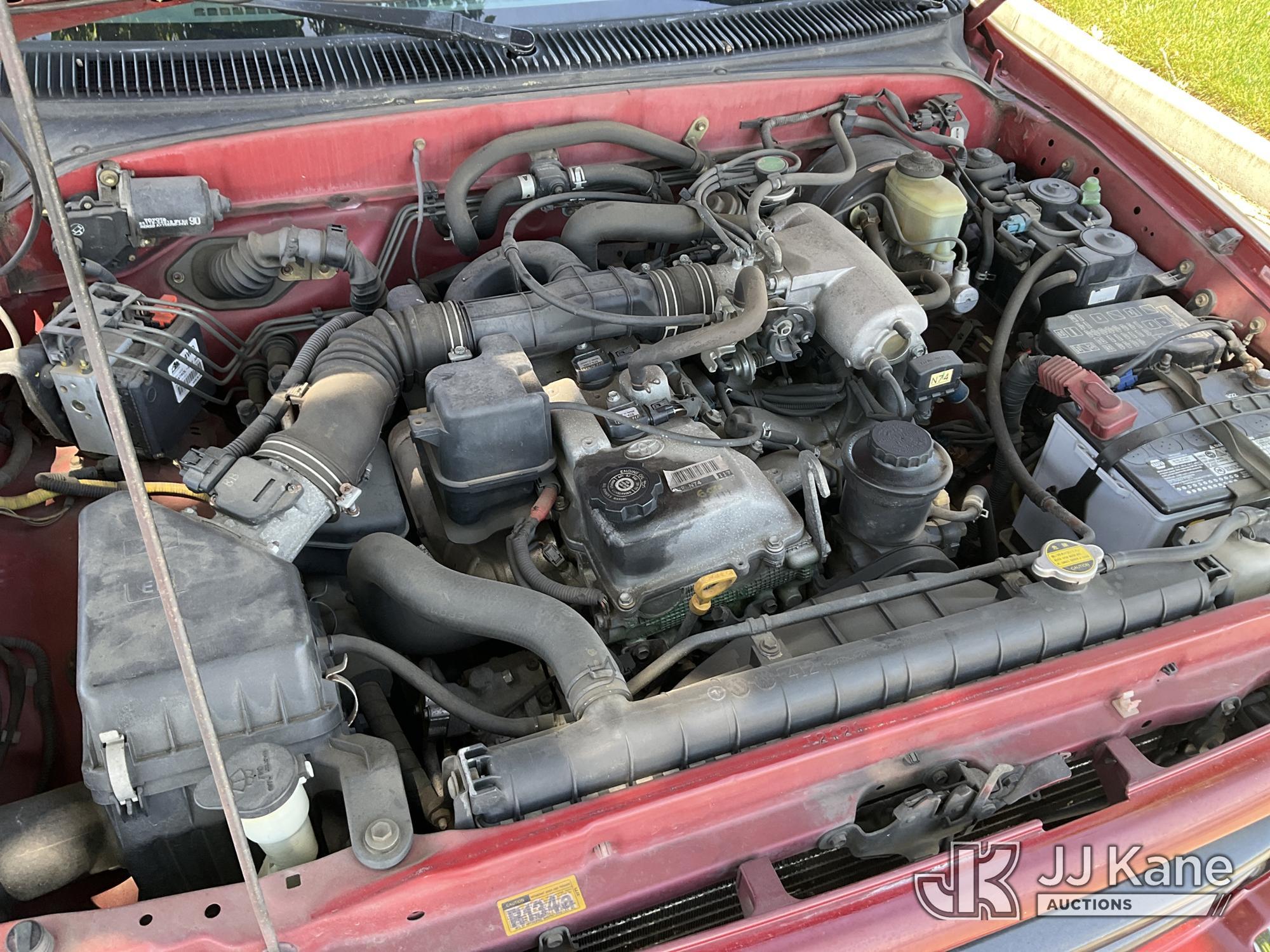 (Dixon, CA) 2000 Toyota Tacoma 4x4 Pickup Truck Runs & Moves