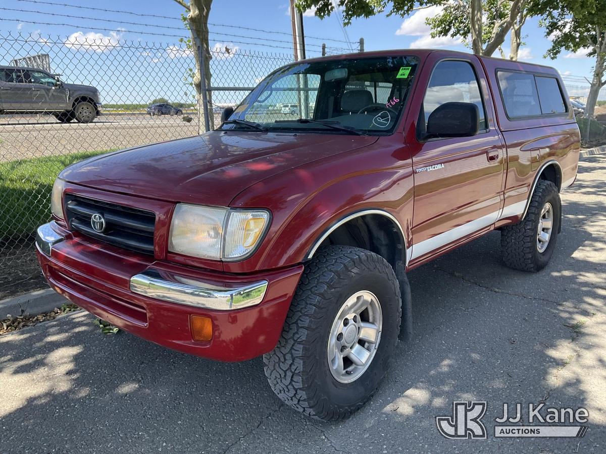 (Dixon, CA) 2000 Toyota Tacoma 4x4 Pickup Truck Runs & Moves