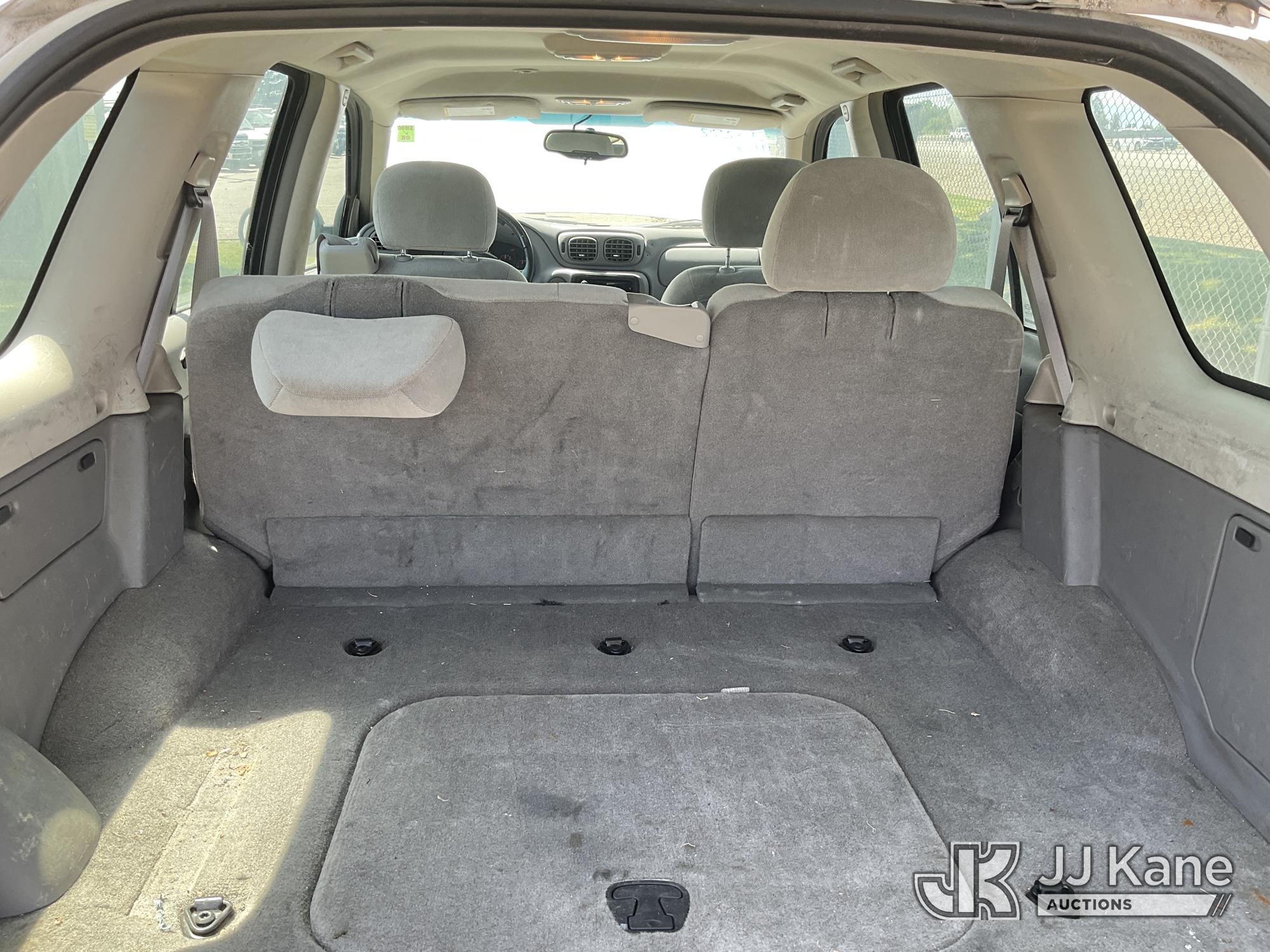 (Dixon, CA) 2006 Chevrolet TrailBlazer 4-Door Sport Utility Vehicle Runs & Moves