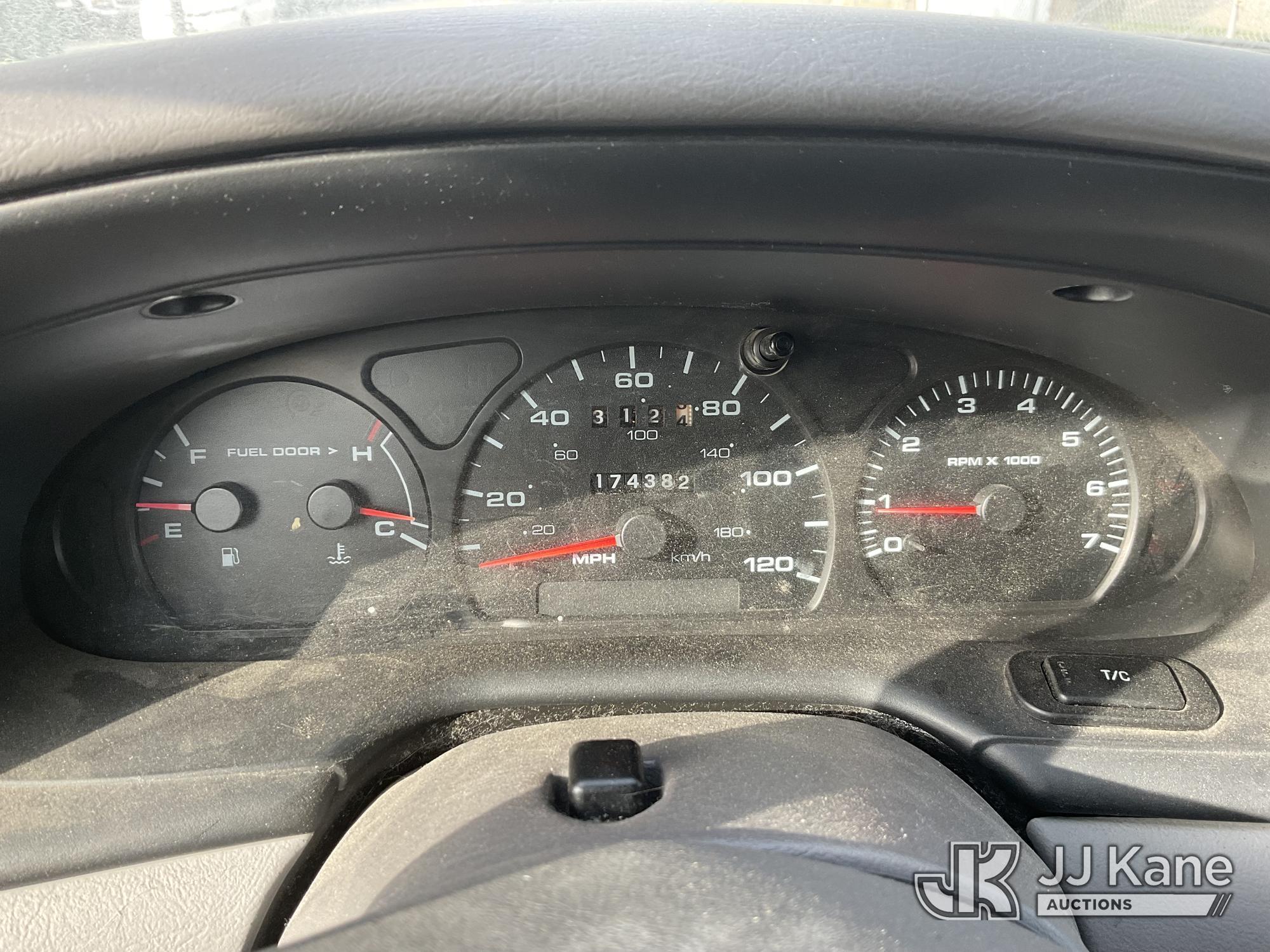 (Dixon, CA) 2000 Ford Taurus SE 4-Door Sedan Runs & Moves