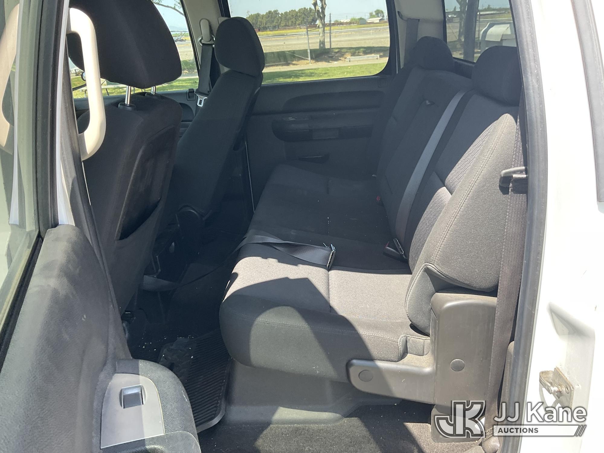 (Dixon, CA) 2012 GMC Sierra Hybrid Crew-Cab Pickup Truck Runs & Moves