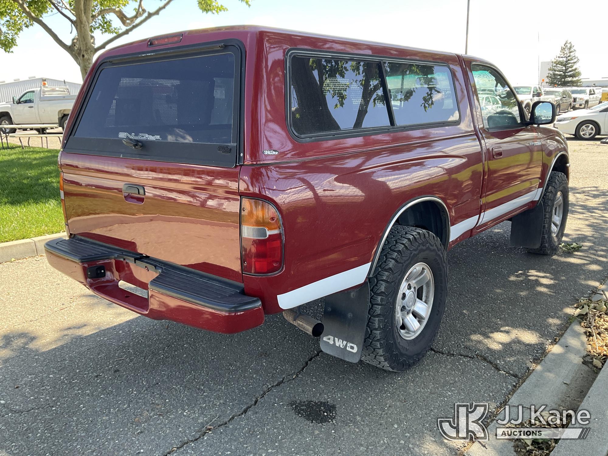 (Dixon, CA) 2000 Toyota Tacoma 4x4 Pickup Truck Runs & Moves
