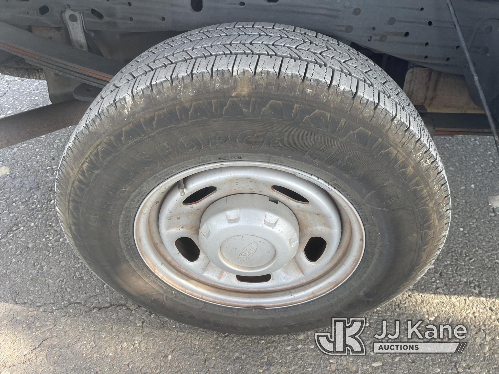 (Dixon, CA) 2005 Ford F250 Pickup Truck Runs & Moves)(Shift Indicator Broken