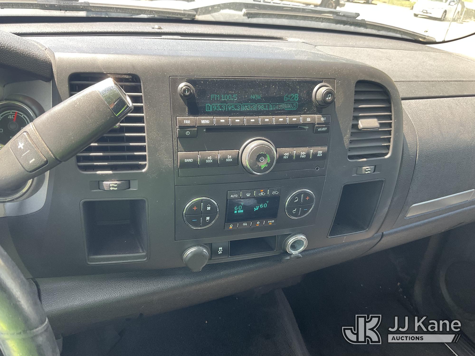(Dixon, CA) 2012 GMC Sierra Hybrid Crew-Cab Pickup Truck Runs & Moves