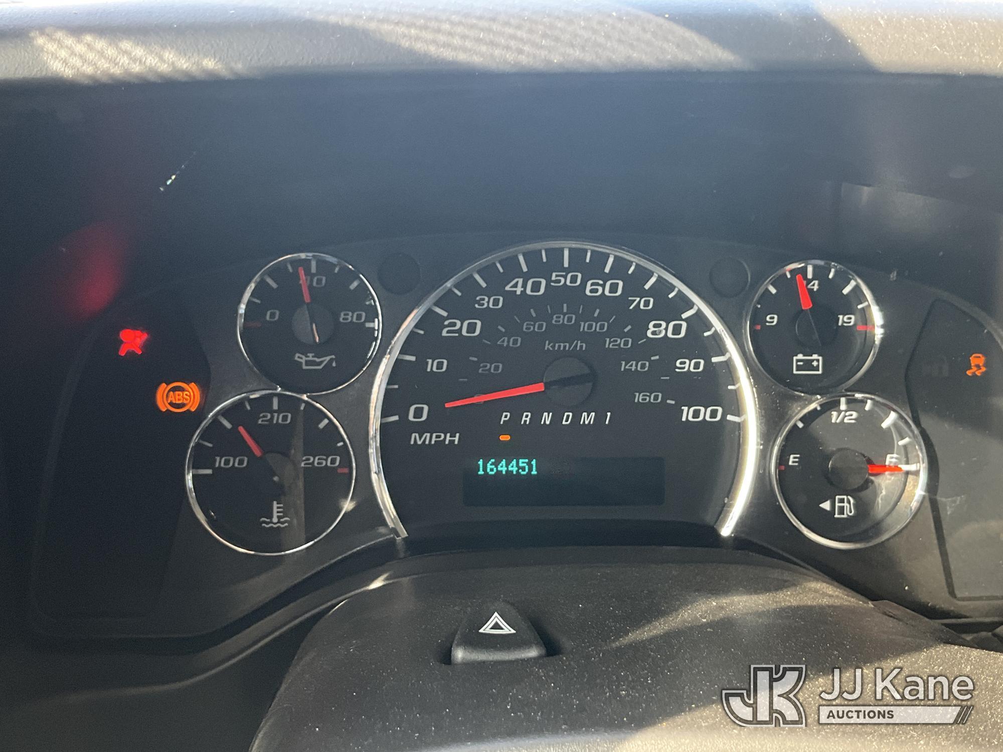 (Dixon, CA) 2017 Chevrolet Express Extended Cargo Van Runs & Moves) (Airbag Light On, ABS Light On,