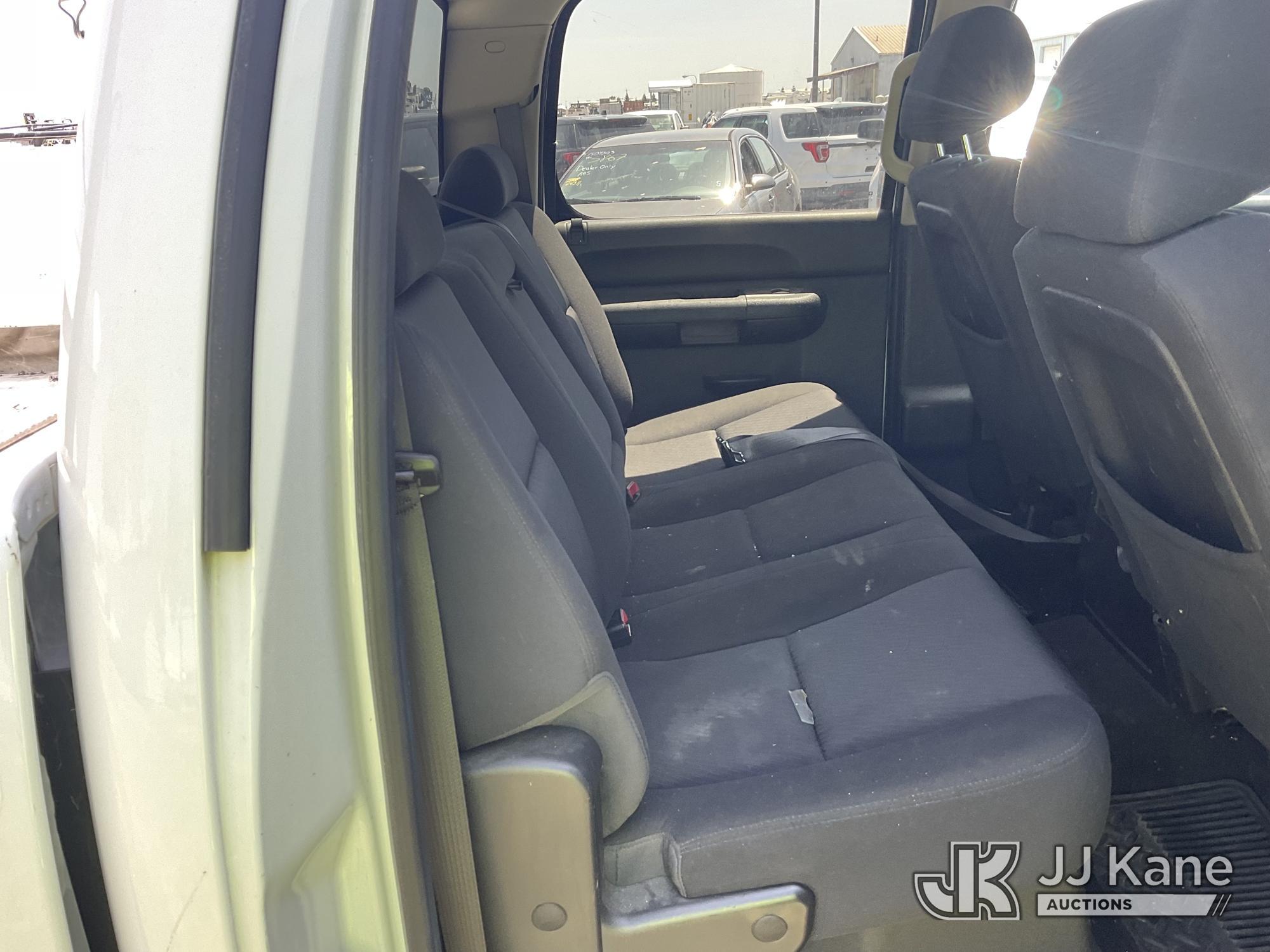 (Dixon, CA) 2012 GMC Sierra Hybrid Crew-Cab Pickup Truck Runs & Moves