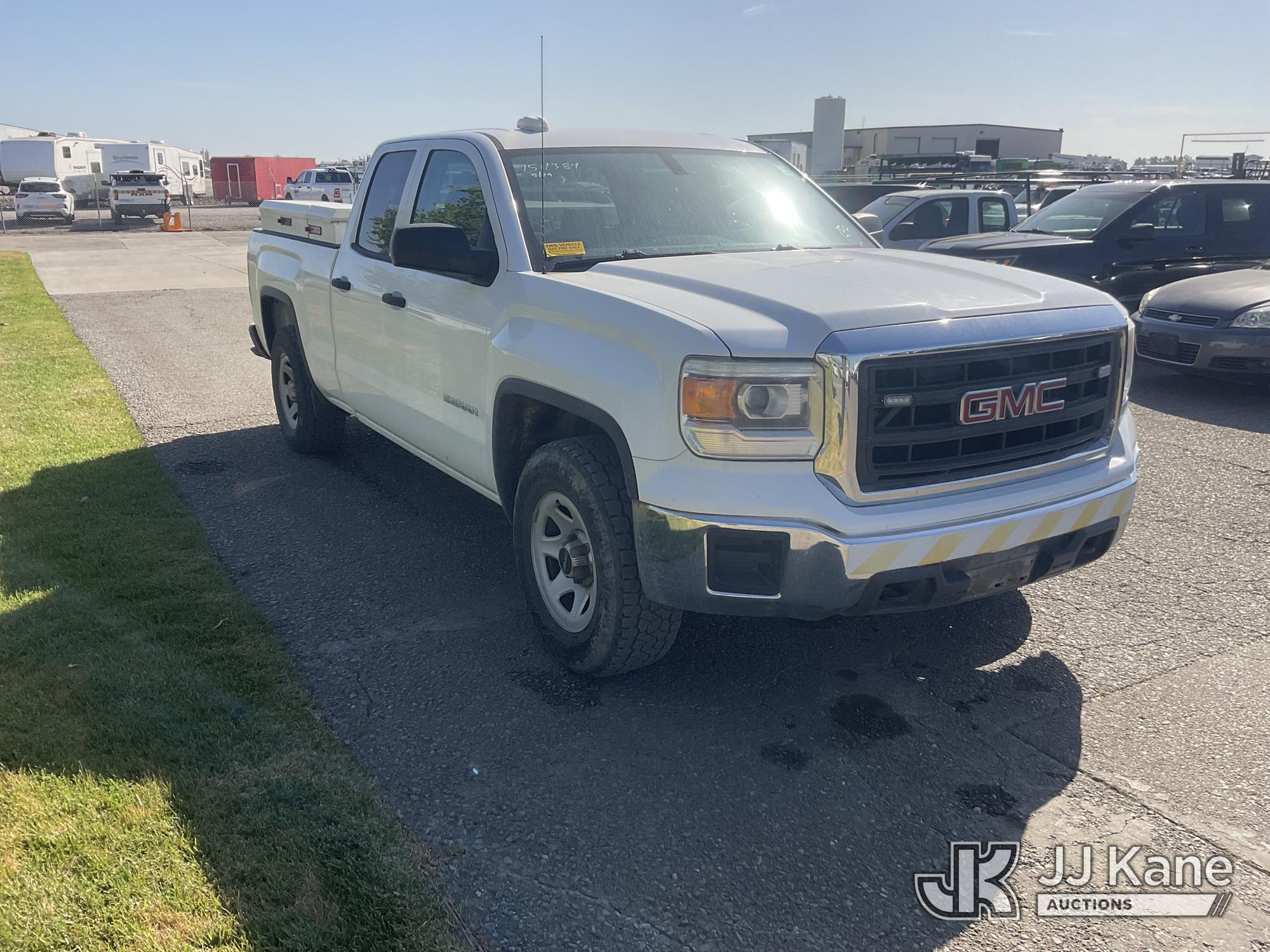 (Dixon, CA) 2014 GMC Sierra 1500 4x4 Extended-Cab Pickup Truck Runs & Moves