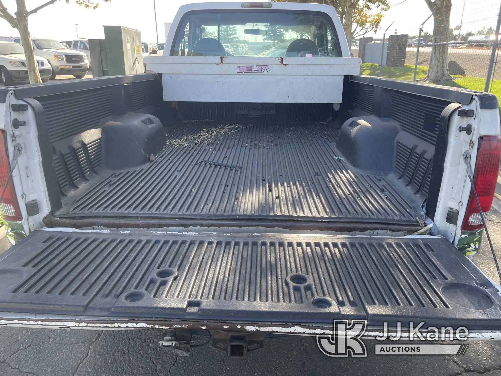 (Dixon, CA) 2005 Ford F250 Pickup Truck Runs & Moves)(Shift Indicator Broken