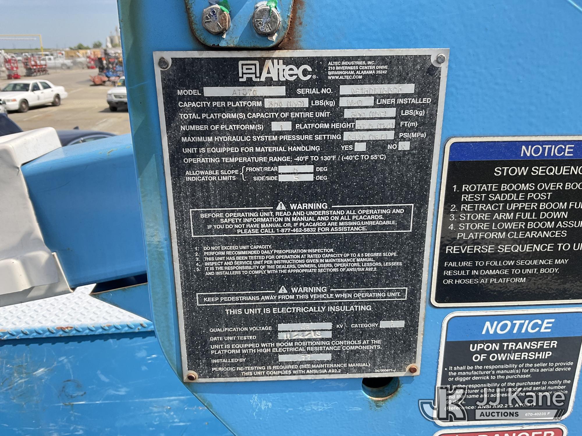(Dixon, CA) Altec AT37G, Articulating & Telescopic Bucket mounted behind cab on 2013 Ford F550 4x4 S
