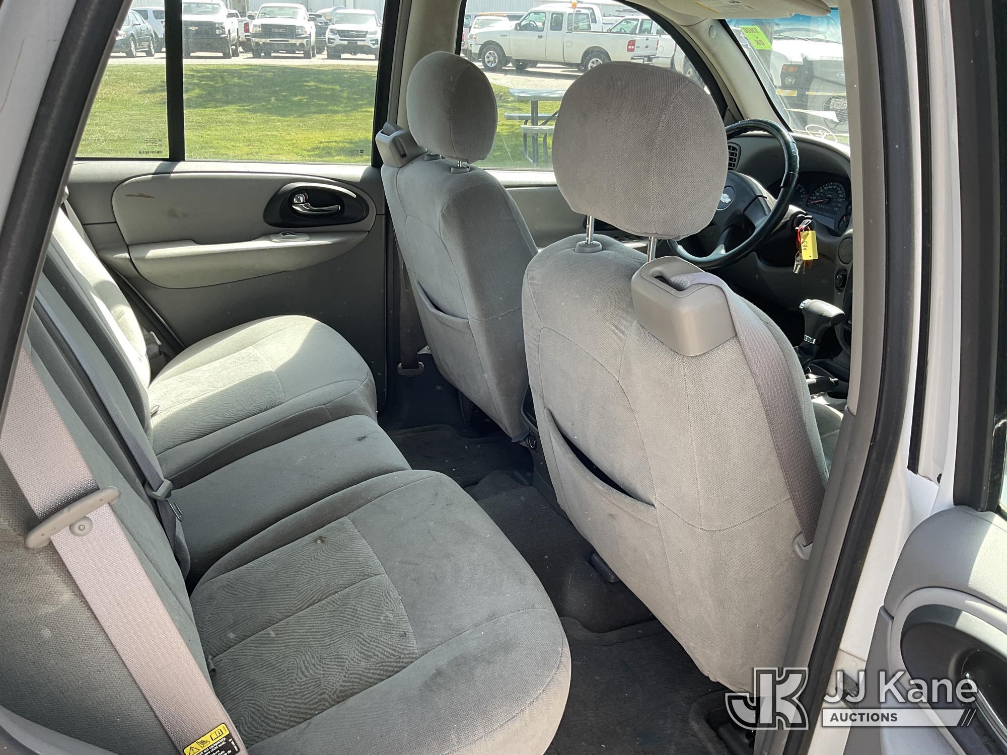 (Dixon, CA) 2006 Chevrolet TrailBlazer 4-Door Sport Utility Vehicle Runs & Moves