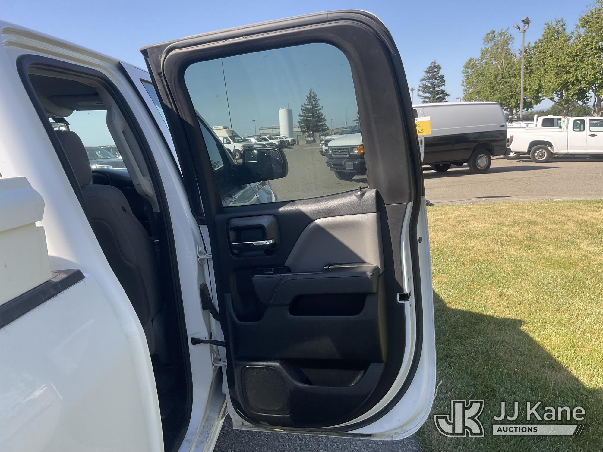 (Dixon, CA) 2014 GMC Sierra 1500 4x4 Extended-Cab Pickup Truck Runs & Moves