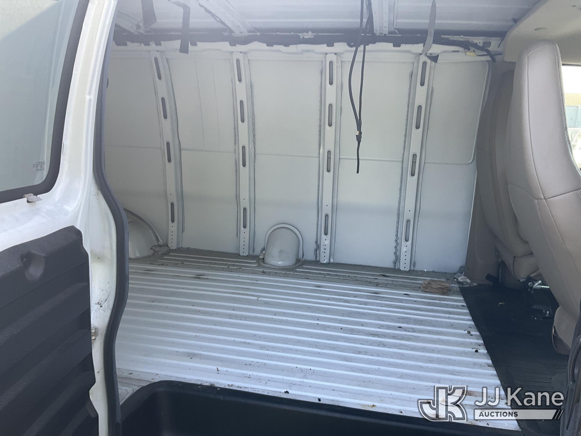 (Dixon, CA) 2017 Chevrolet Express Extended Cargo Van Runs & Moves) (Airbag Light On, ABS Light On,