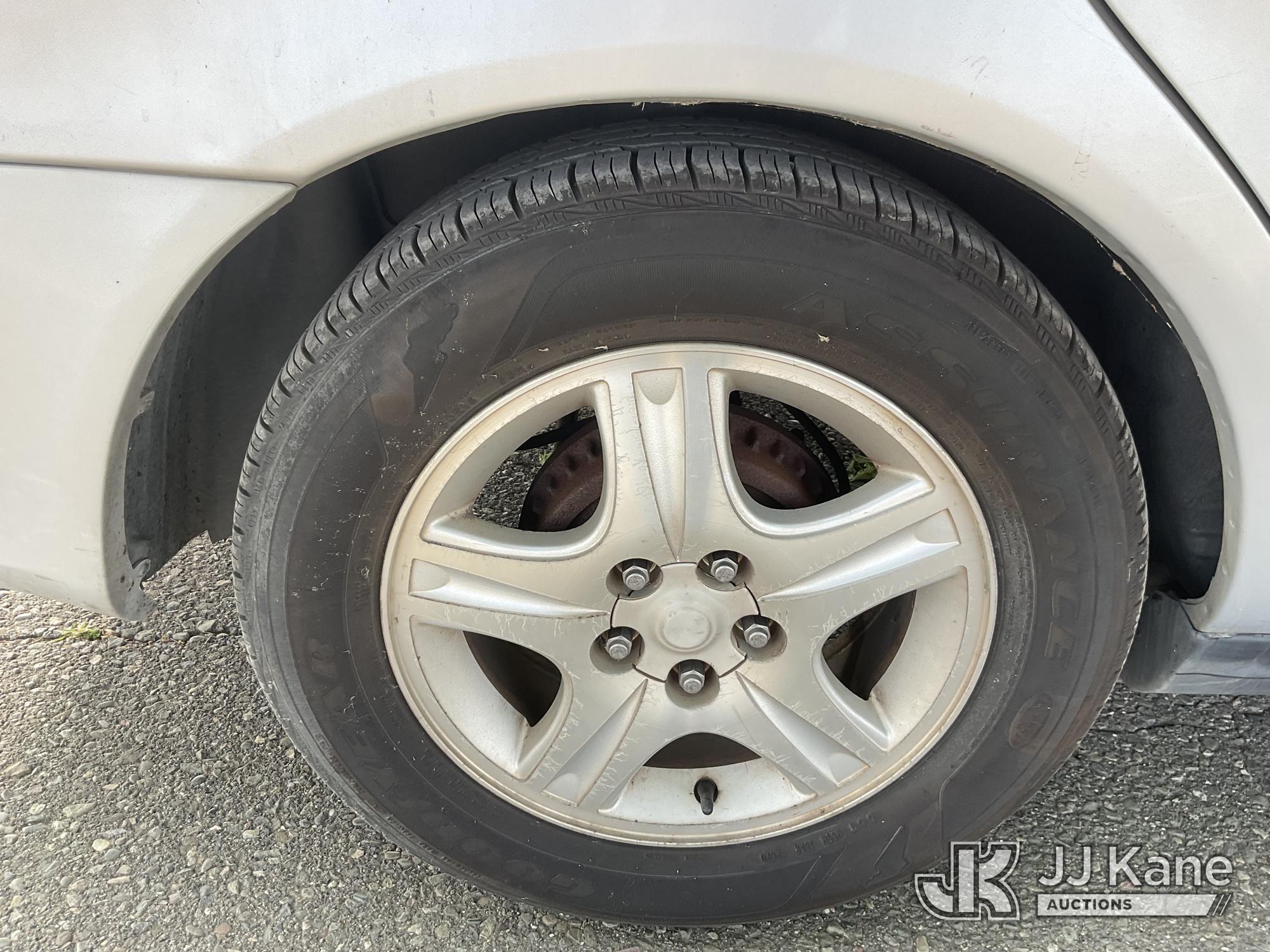 (Dixon, CA) 2000 Ford Taurus SE 4-Door Sedan Runs & Moves
