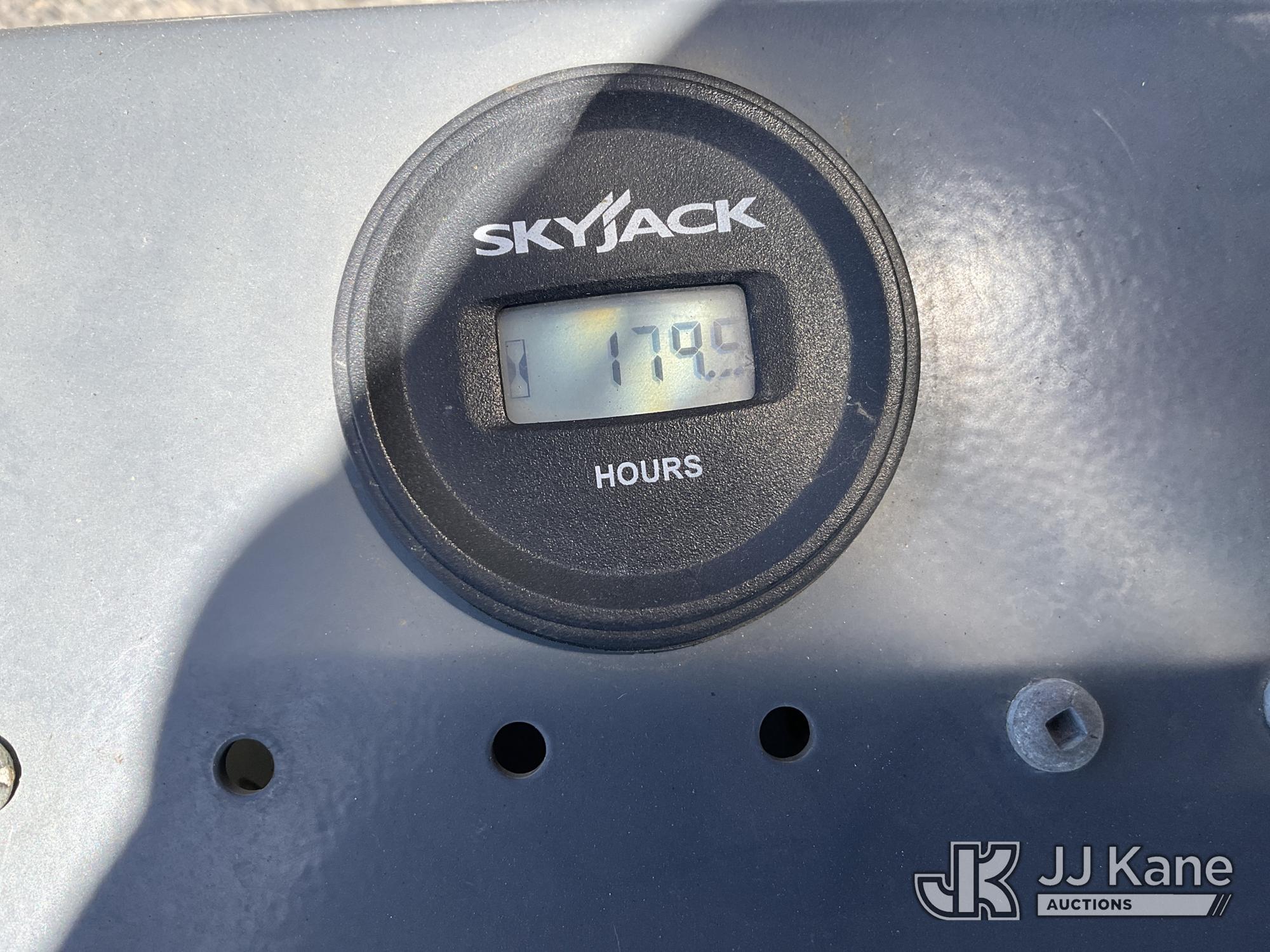 (Dixon, CA) 2018 SkyJack SJIII-3219 Self-Propelled Scissor Lift Runs, Moves, & Operates