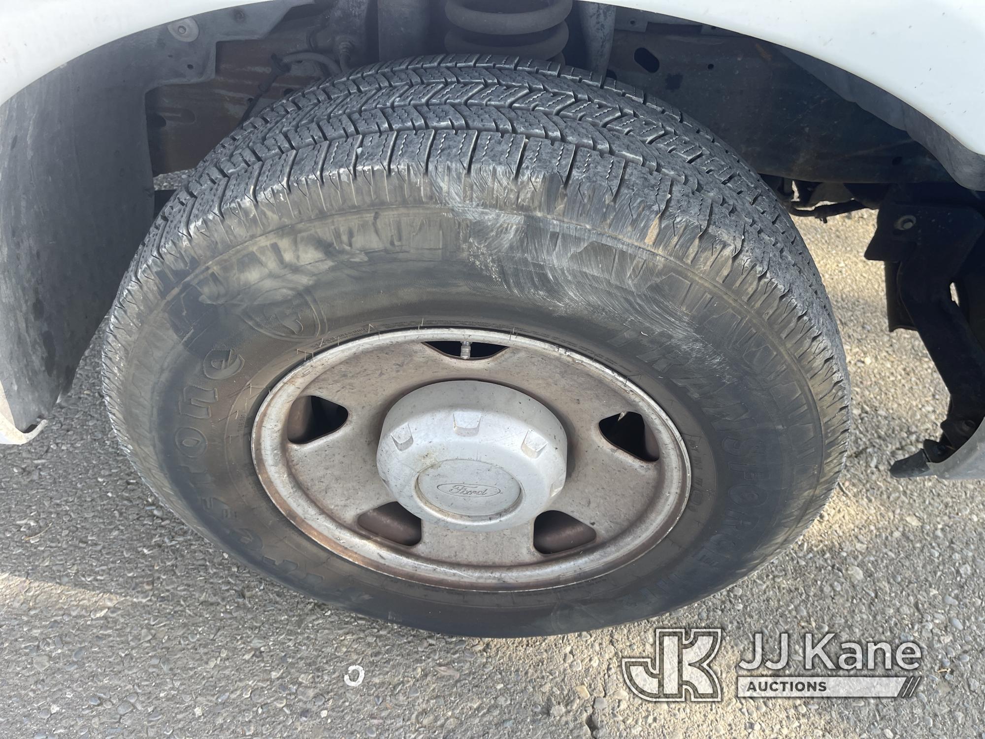 (Dixon, CA) 2005 Ford F250 Pickup Truck Runs & Moves)(Shift Indicator Broken
