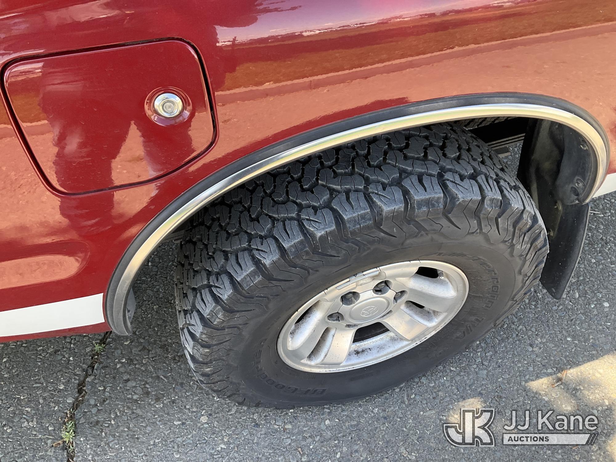 (Dixon, CA) 2000 Toyota Tacoma 4x4 Pickup Truck Runs & Moves