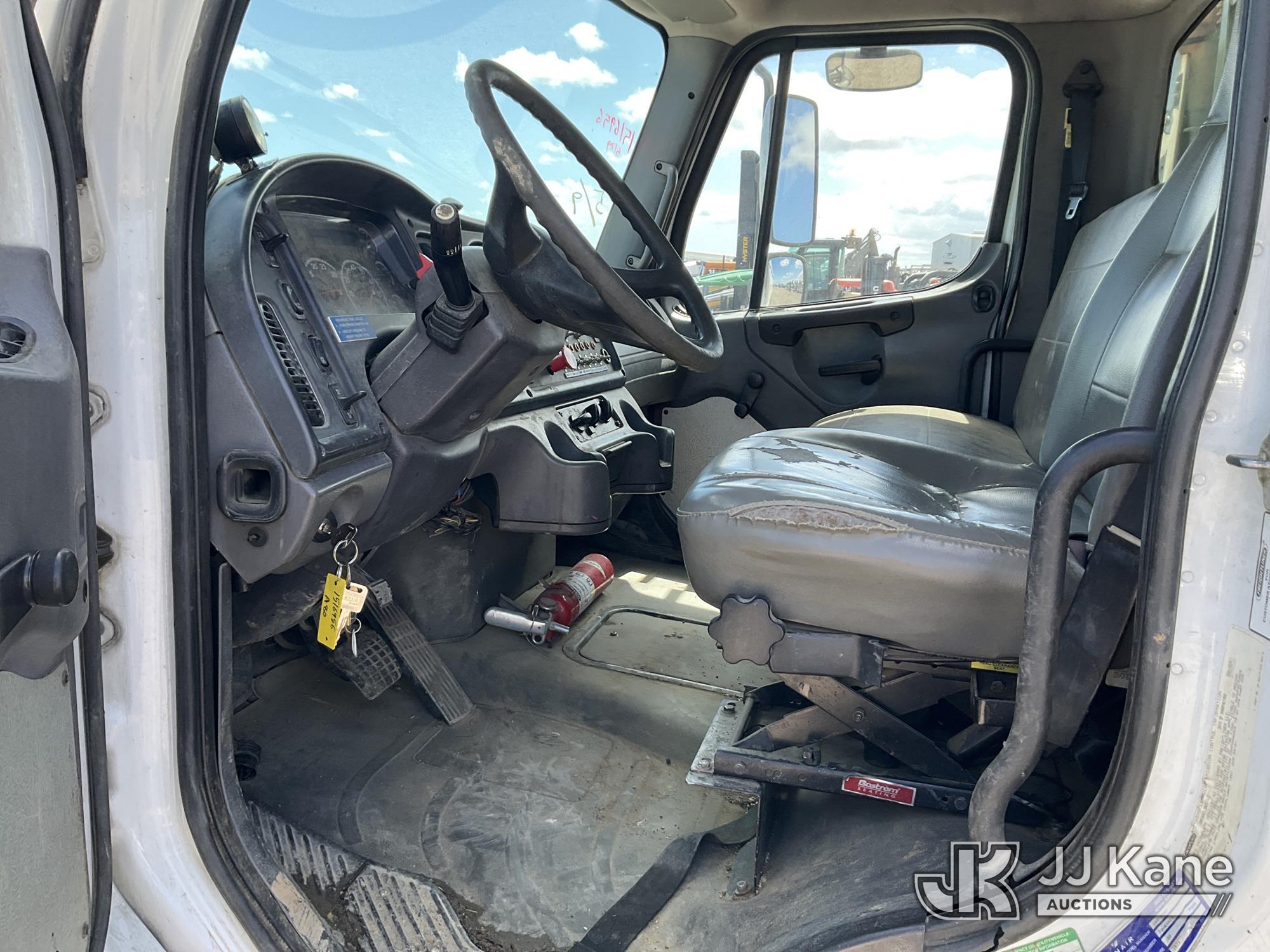 (Dixon, CA) 2005 Freightliner M2 106 Air Compressor/Enclosed Utility Truck Runs & Moves