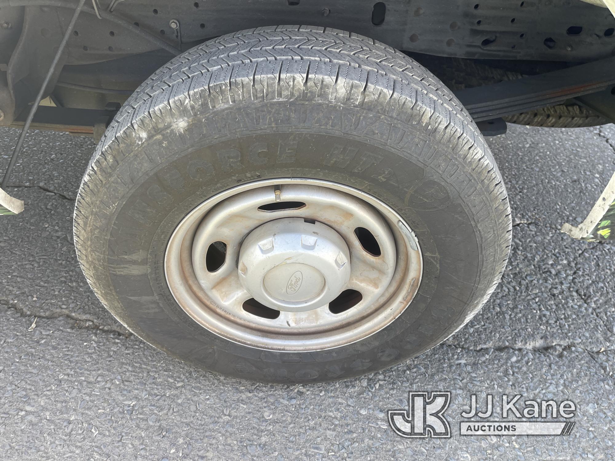 (Dixon, CA) 2005 Ford F250 Pickup Truck Runs & Moves)(Shift Indicator Broken
