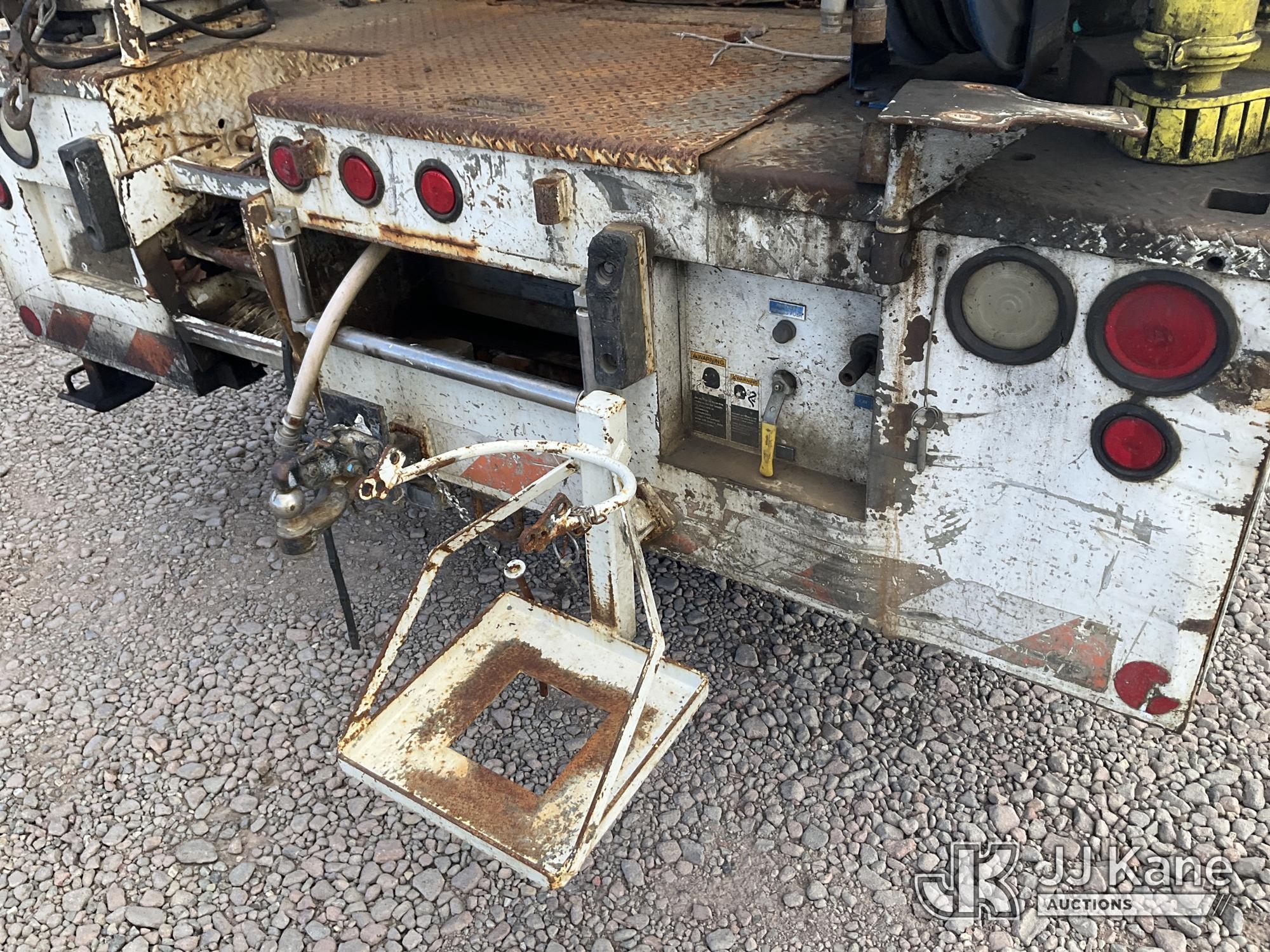 (Dixon, CA) 2006 Freightliner M2 106 Air Compressor/Enclosed Utility Truck Runs & Moves