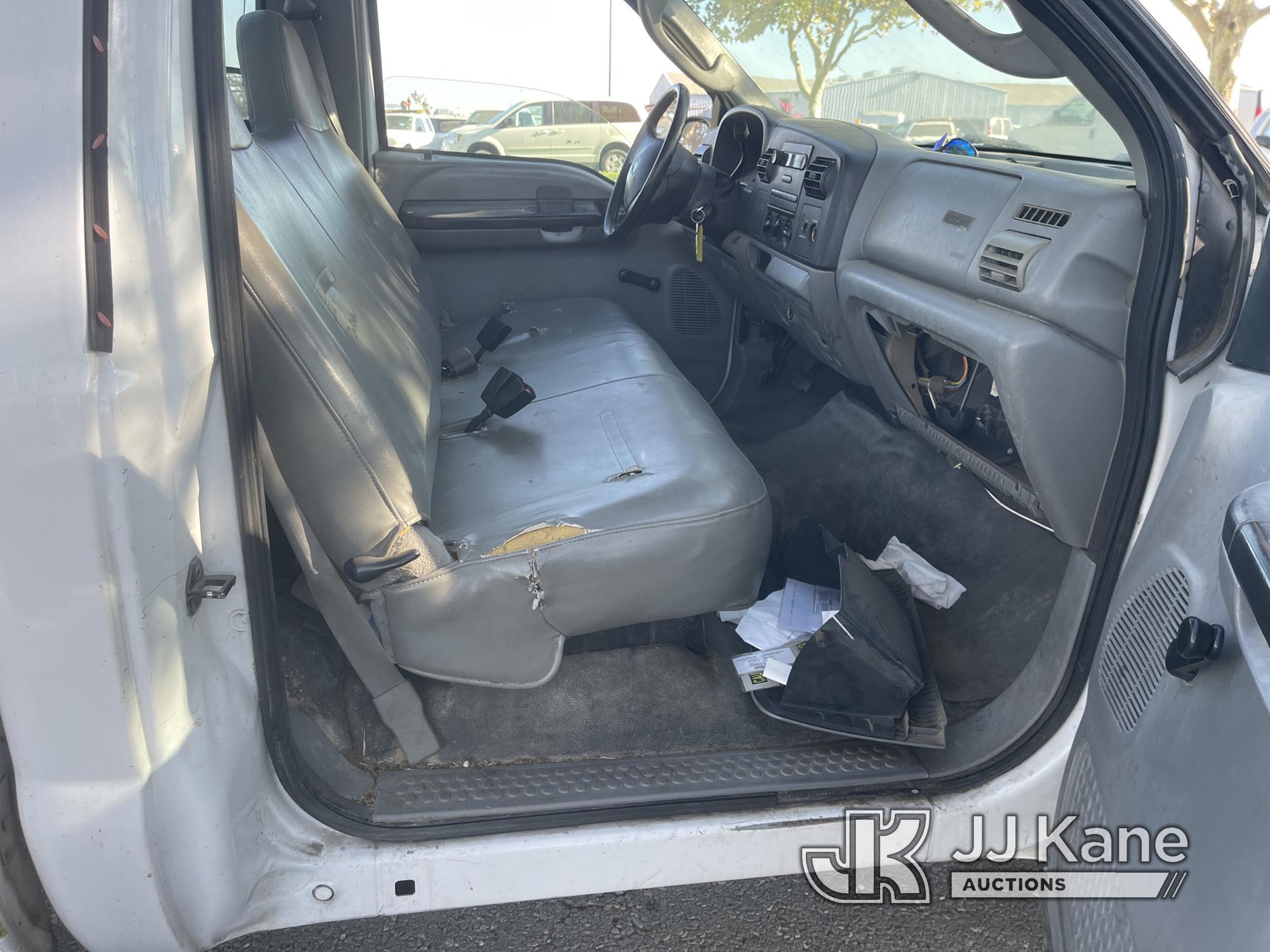 (Dixon, CA) 2005 Ford F250 Pickup Truck Runs & Moves)(Shift Indicator Broken