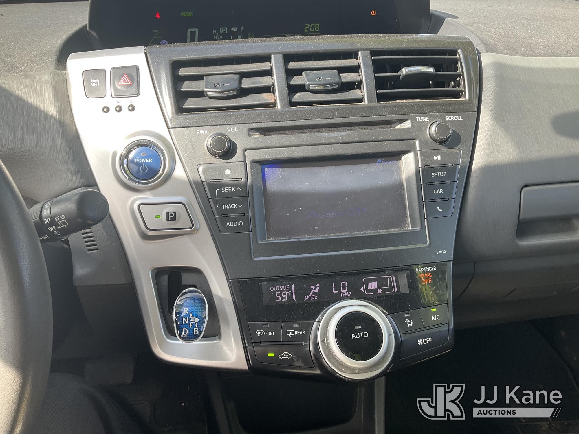 (Dixon, CA) 2012 Toyota Prius Hybrid 4-Door Hatch Back Runs & Moves) (Code C010D, Slight Paint Damag