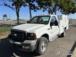 (Dixon, CA) 2005 Ford F-350 SD 4x4 Service Truck Runs & Moves