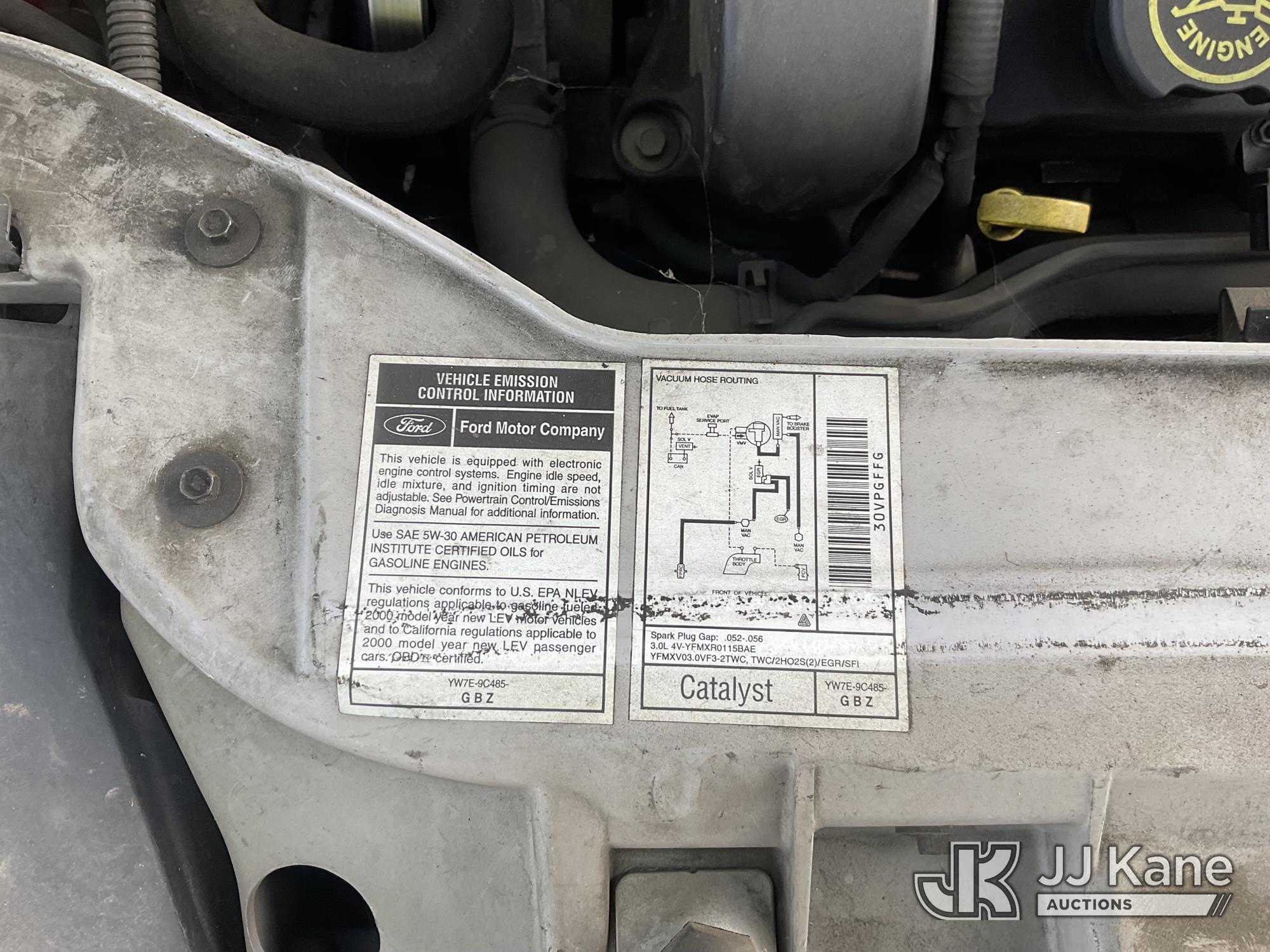 (Dixon, CA) 2000 Ford Taurus SE 4-Door Sedan Runs & Moves