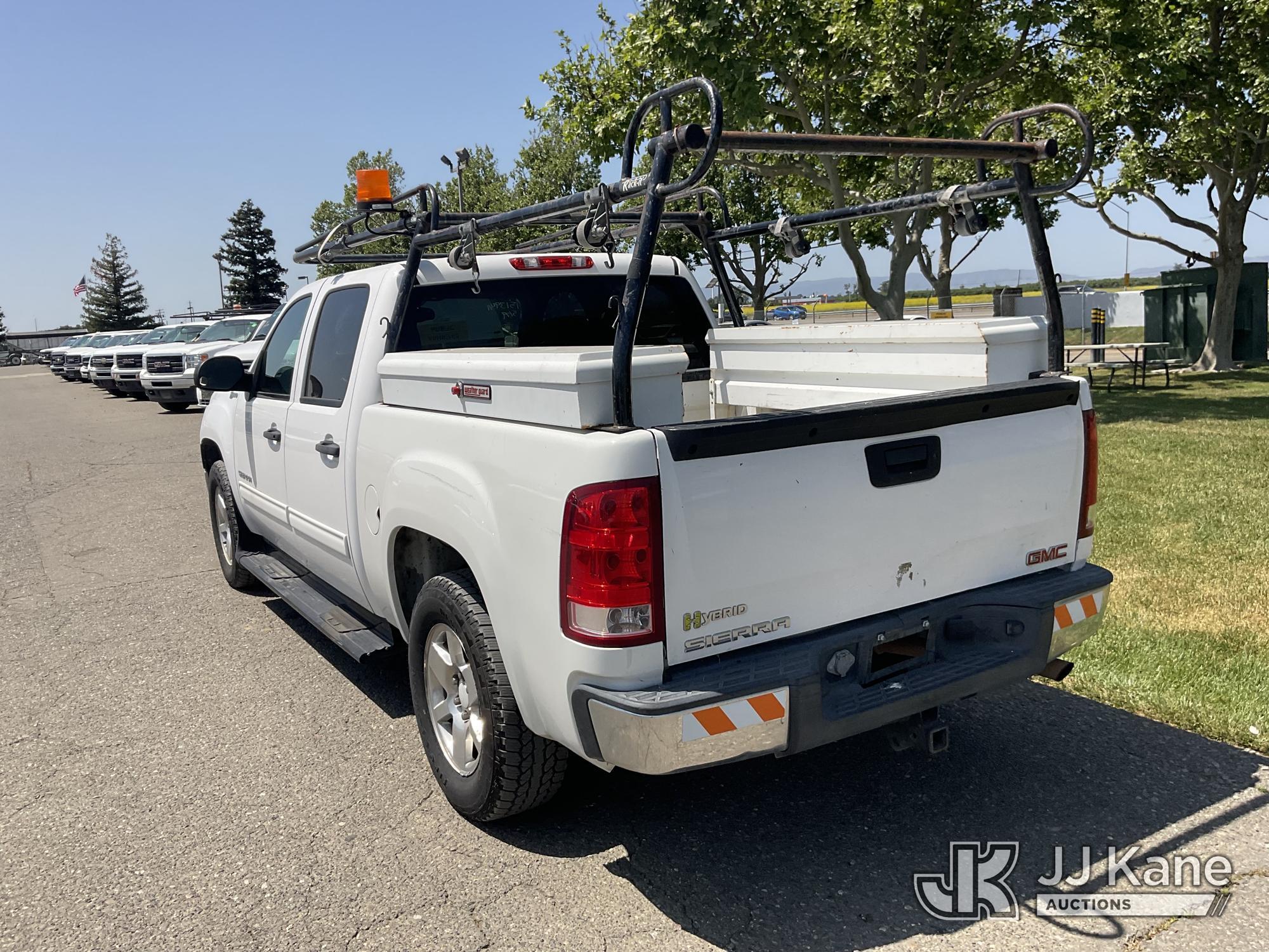 (Dixon, CA) 2012 GMC Sierra Hybrid Crew-Cab Pickup Truck Runs & Moves