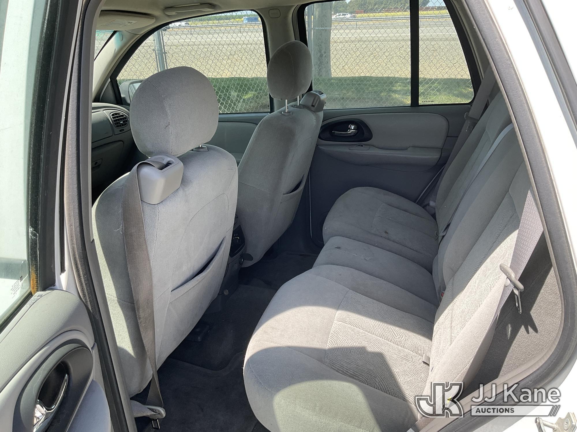 (Dixon, CA) 2006 Chevrolet TrailBlazer 4-Door Sport Utility Vehicle Runs & Moves
