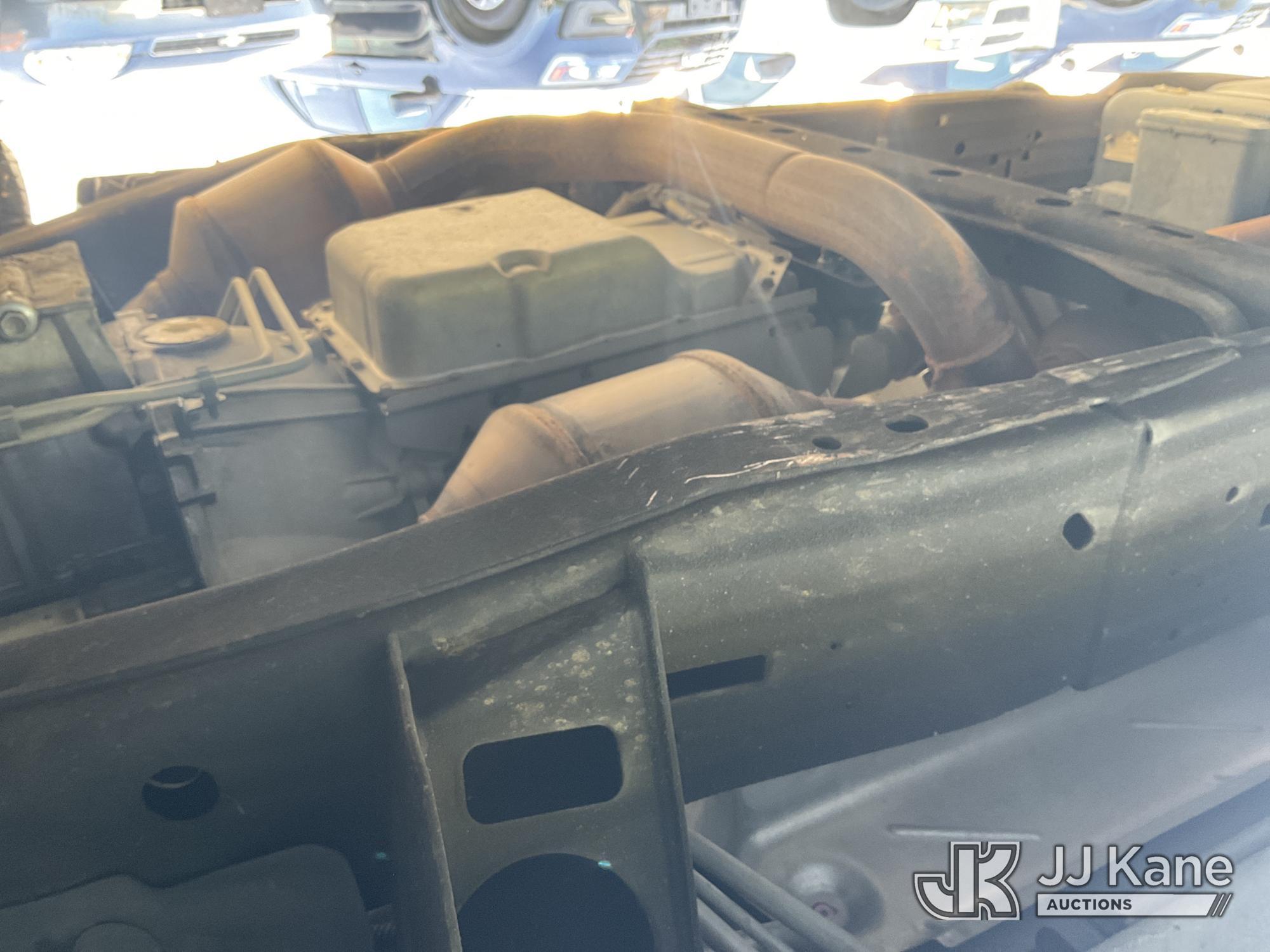 (Dixon, CA) 2017 Chevrolet Express Extended Cargo Van Runs & Moves) (Airbag Light On, ABS Light On,