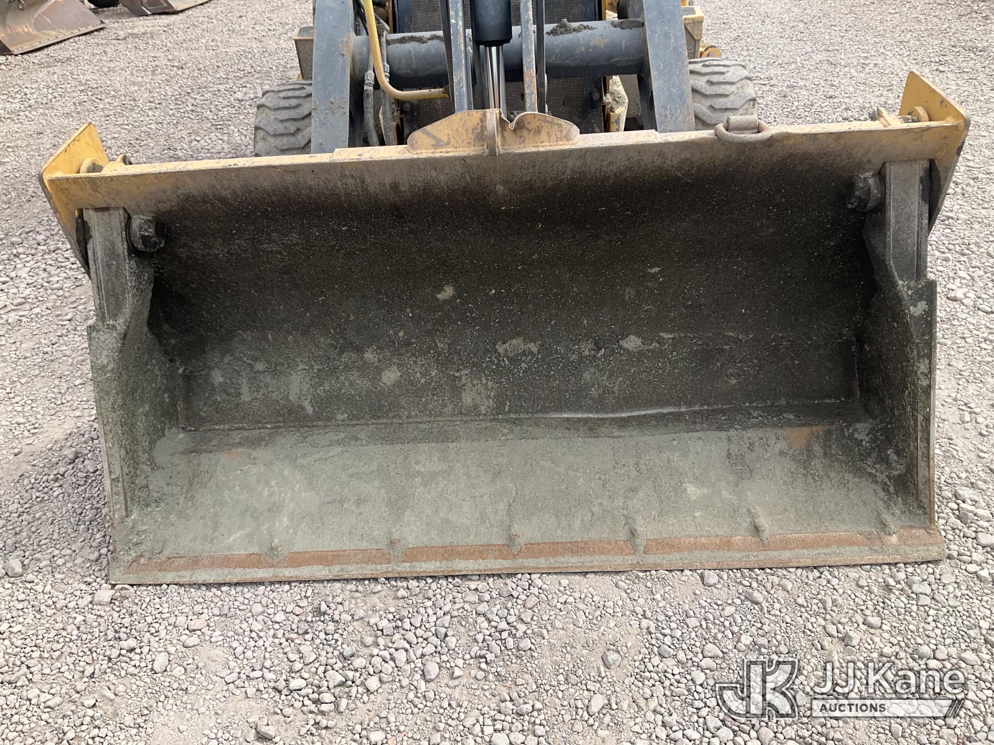 (Dixon, CA) John Deere 310K 4x4 Tractor Loader Backhoe Runs, Moves & Operates) (Backhoe Holders Brok