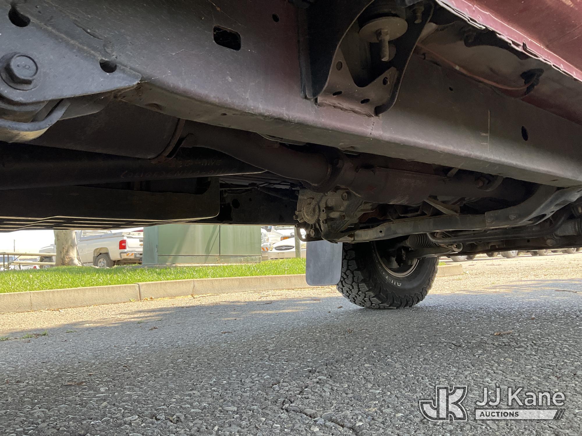 (Dixon, CA) 2000 Toyota Tacoma 4x4 Pickup Truck Runs & Moves