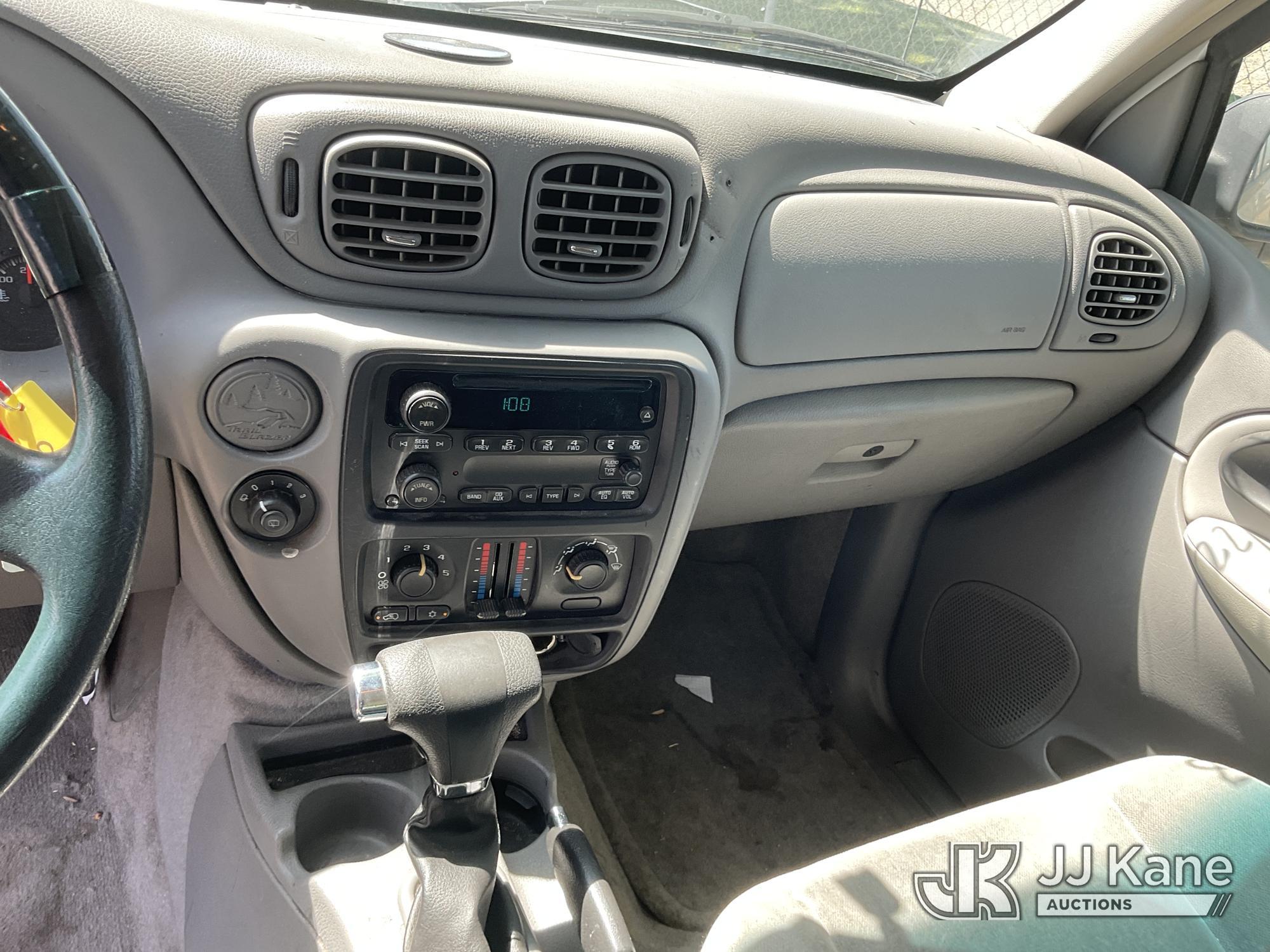 (Dixon, CA) 2006 Chevrolet TrailBlazer 4-Door Sport Utility Vehicle Runs & Moves