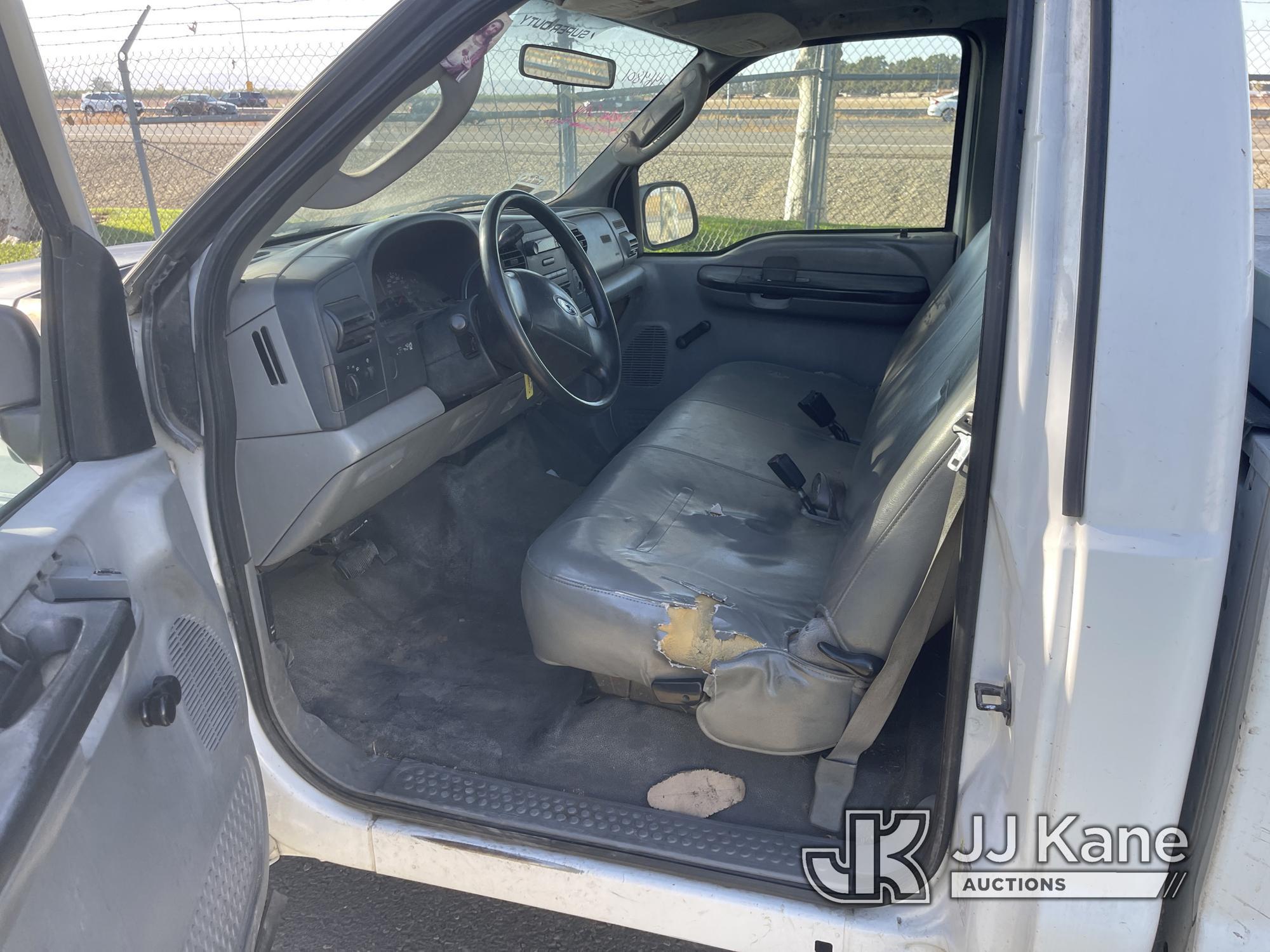 (Dixon, CA) 2005 Ford F250 Pickup Truck Runs & Moves)(Shift Indicator Broken