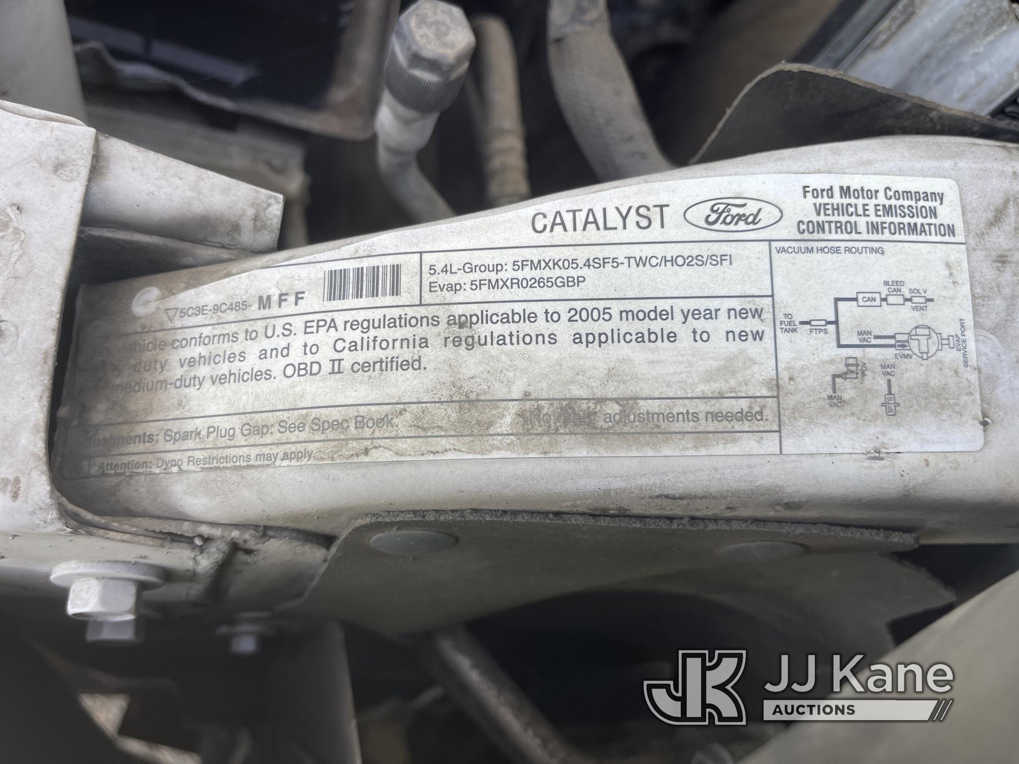 (Dixon, CA) 2005 Ford F250 Pickup Truck Runs & Moves)(Shift Indicator Broken