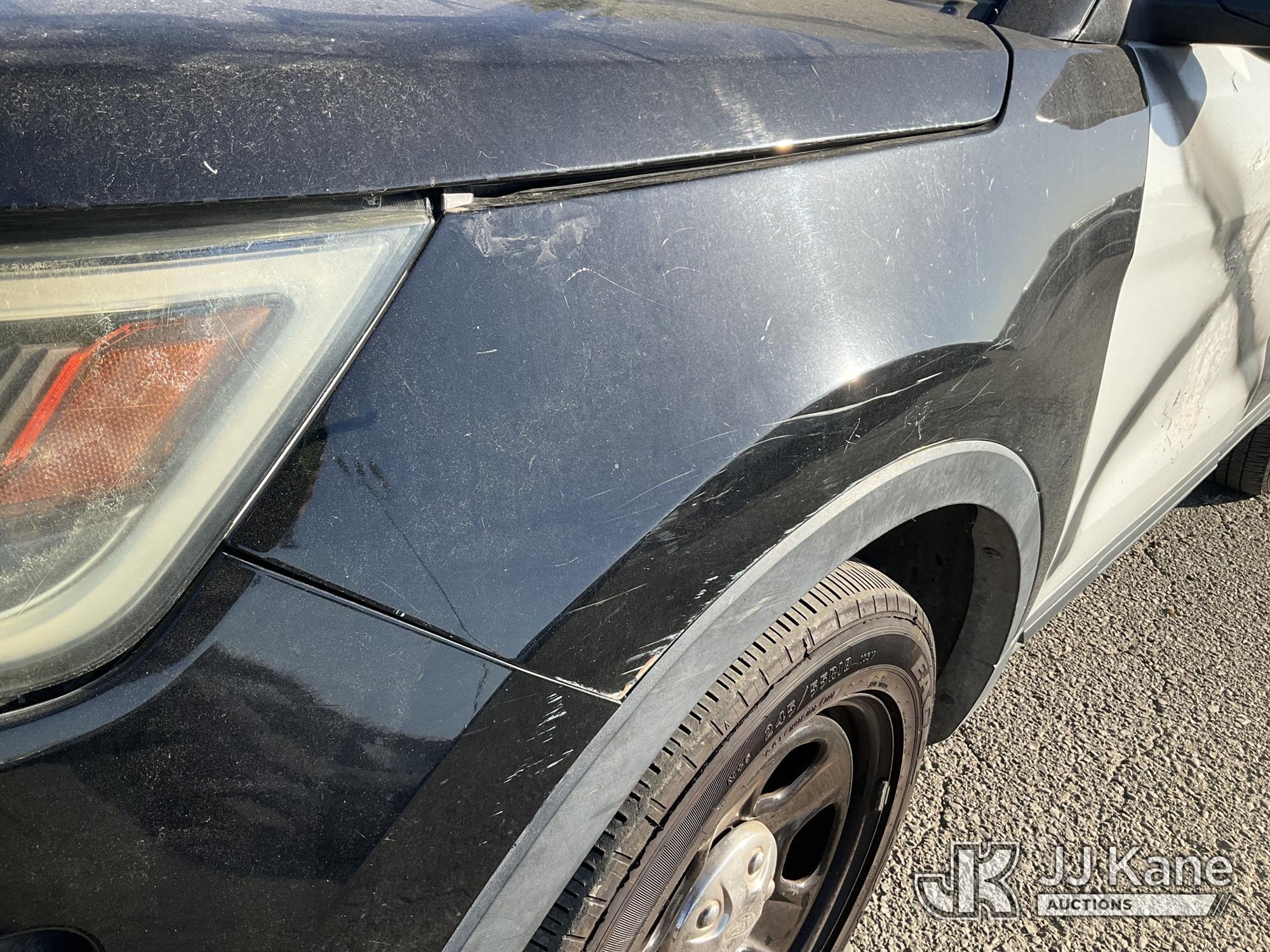 (Dixon, CA) 2016 Ford Explorer AWD Police Interceptor 4-Door Sport Utility Vehicle Runs & Moves) (Ho