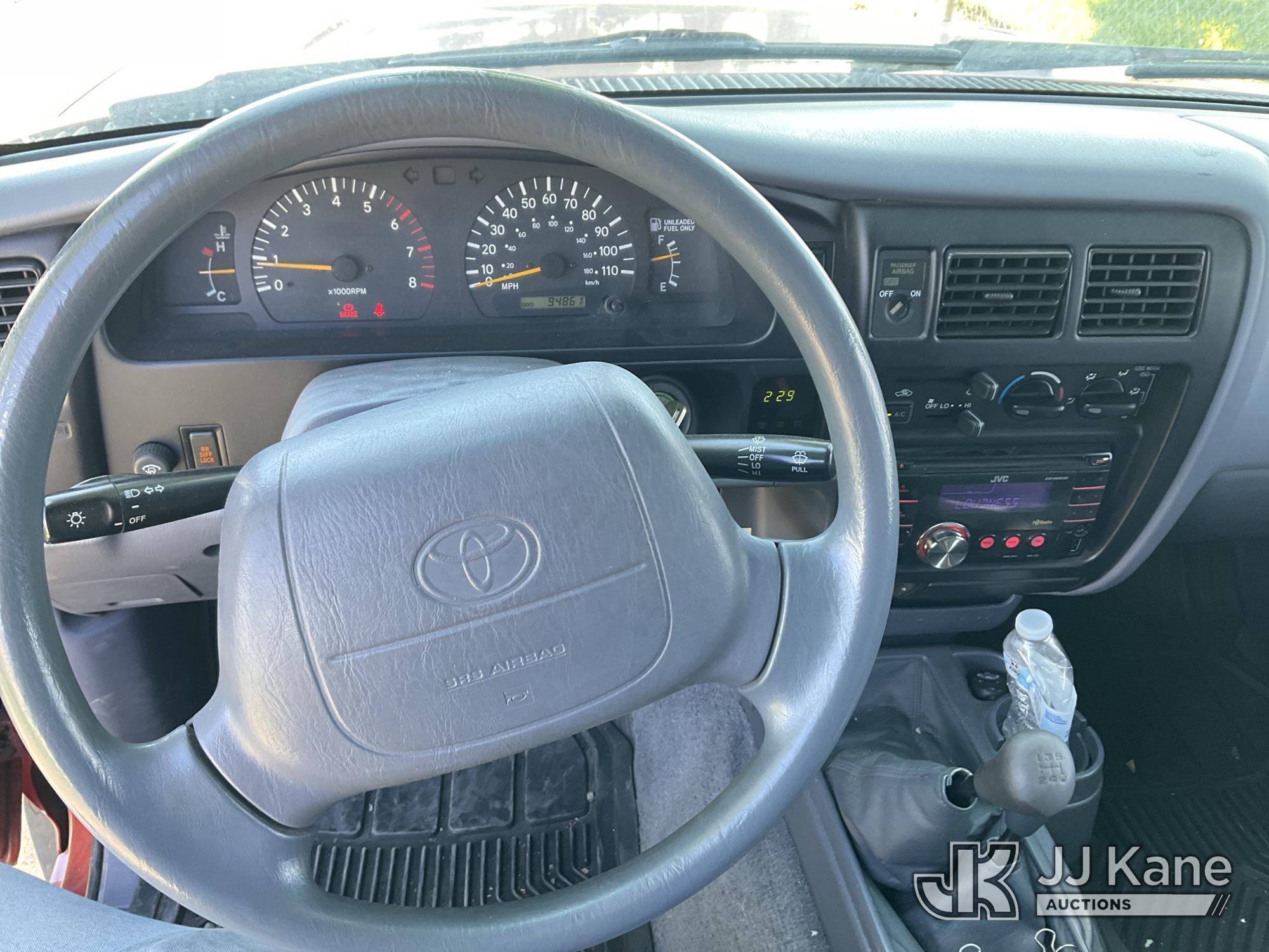 (Dixon, CA) 2000 Toyota Tacoma 4x4 Pickup Truck Runs & Moves