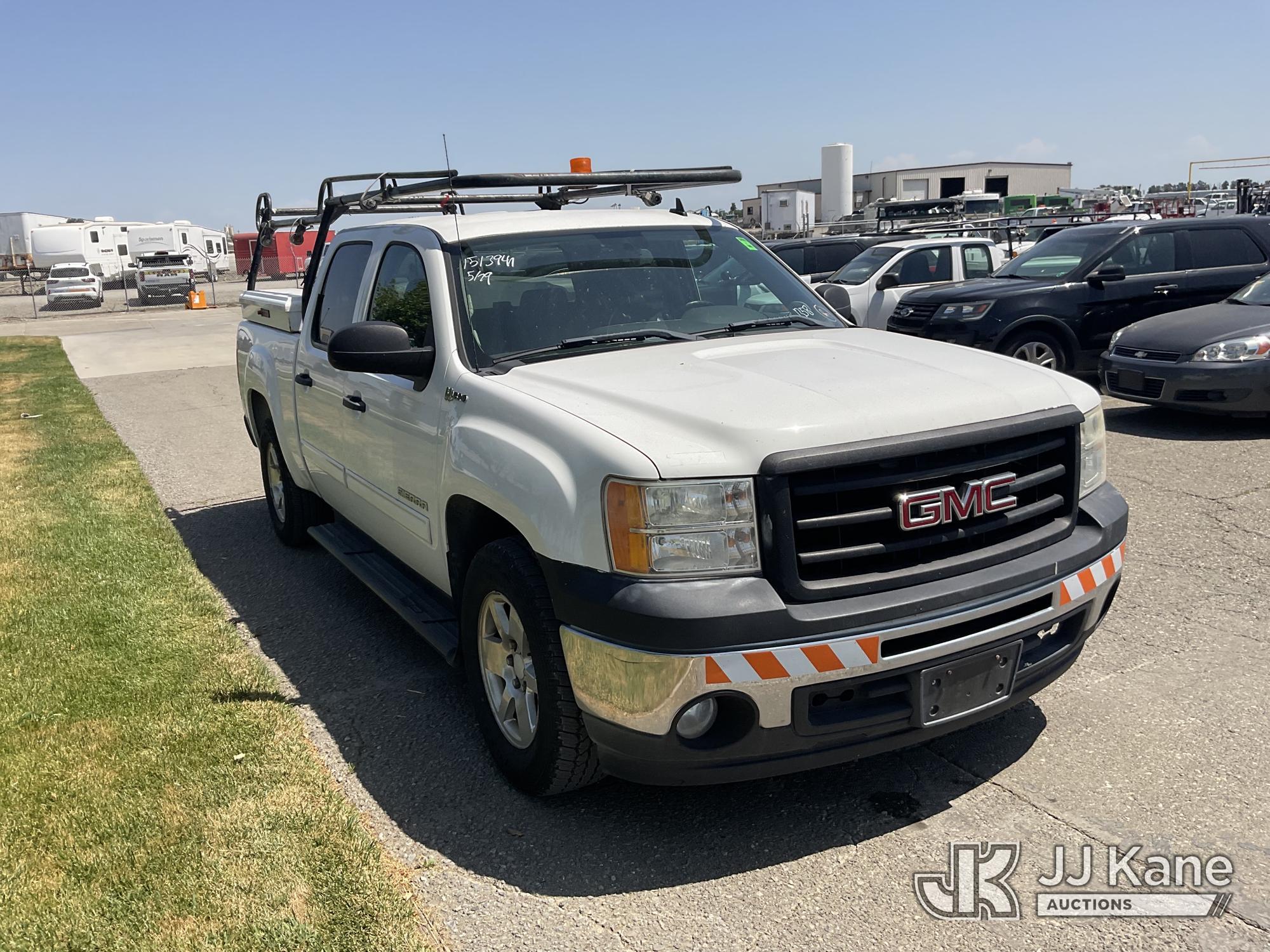(Dixon, CA) 2012 GMC Sierra Hybrid Crew-Cab Pickup Truck Runs & Moves